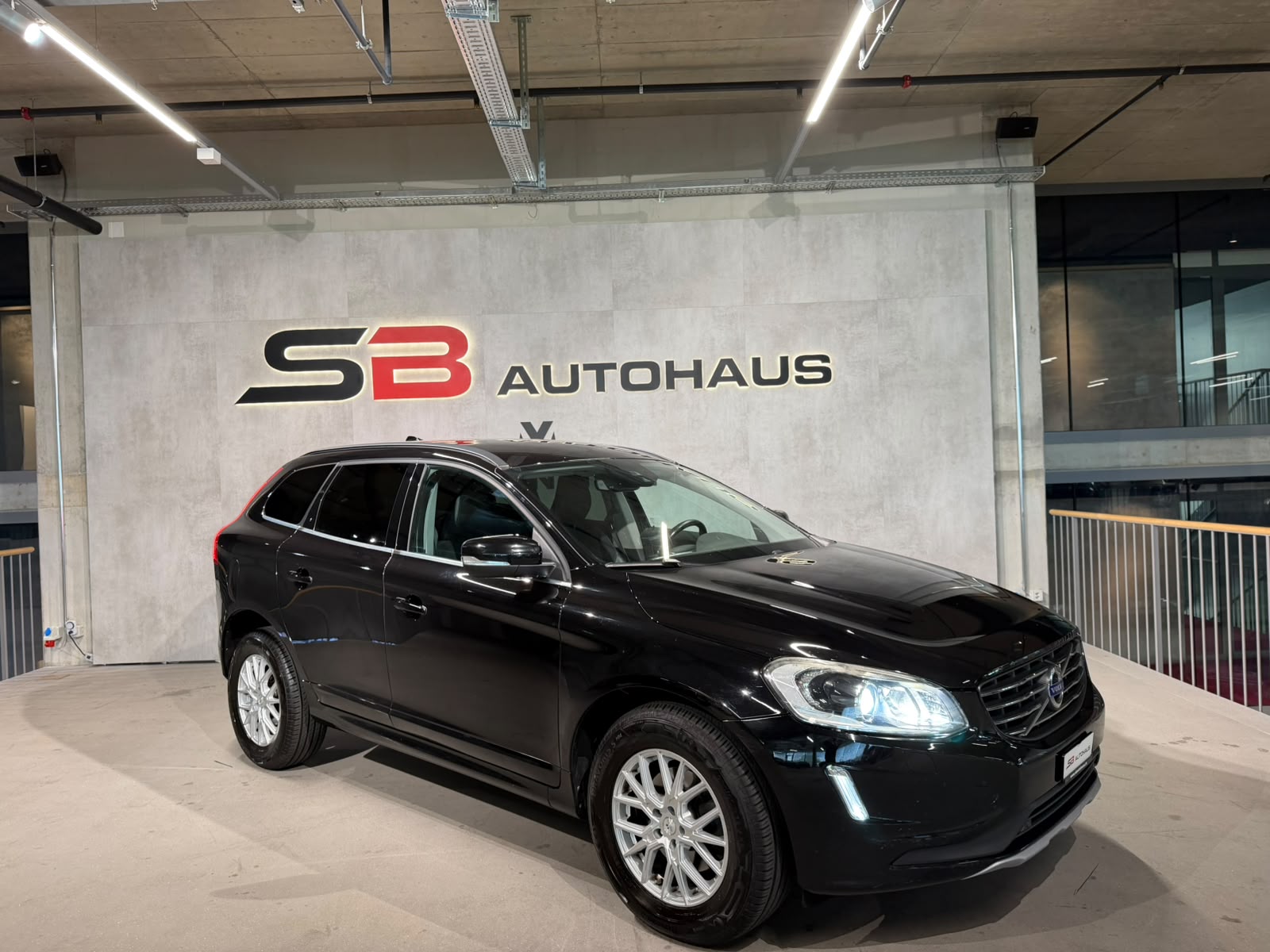 VOLVO XC60 D4 AWD Momentum Geartronic (CH)-image-0