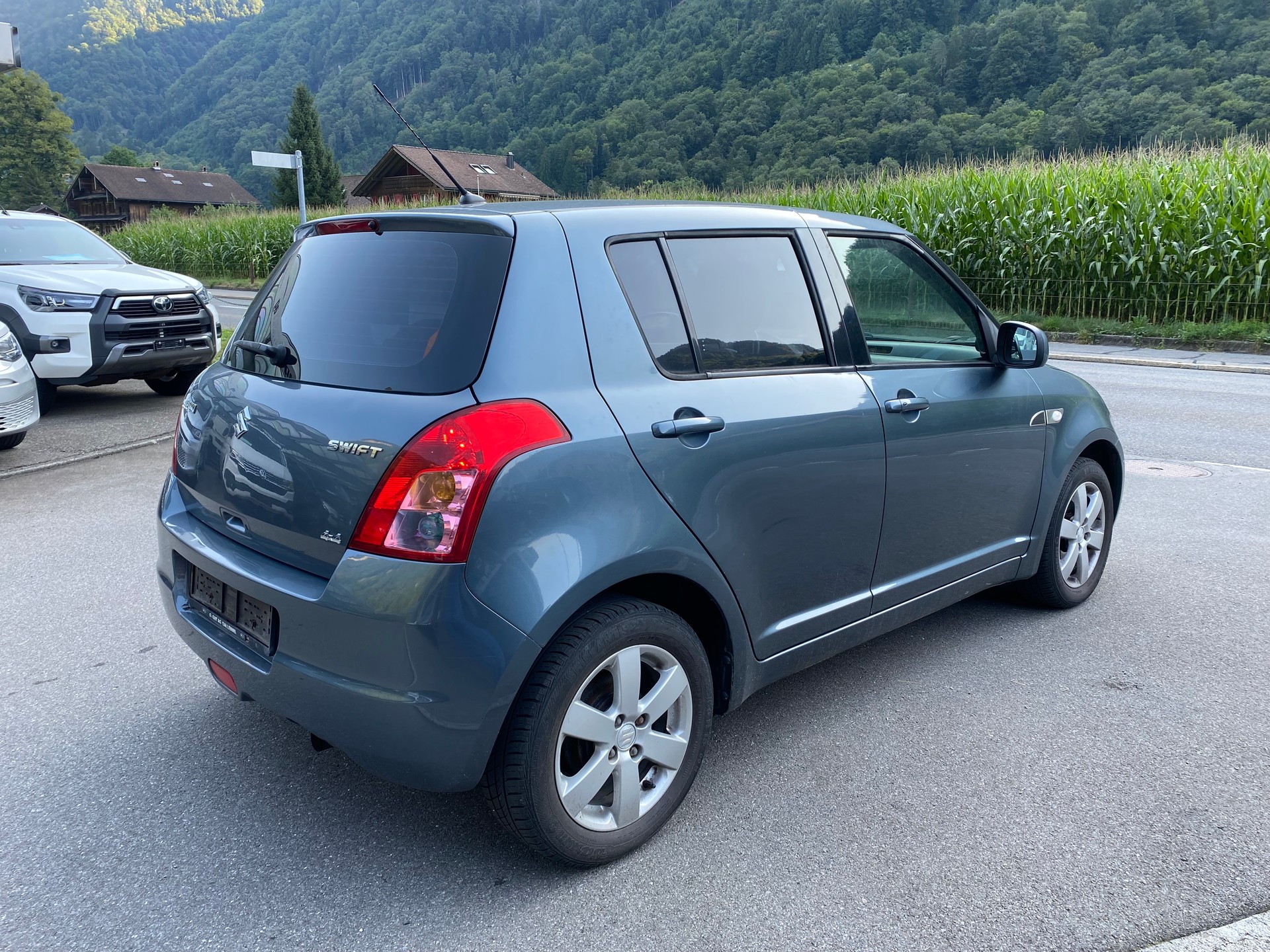 SUZUKI Swift 1.3i 16V GL Top 4x4-image-7