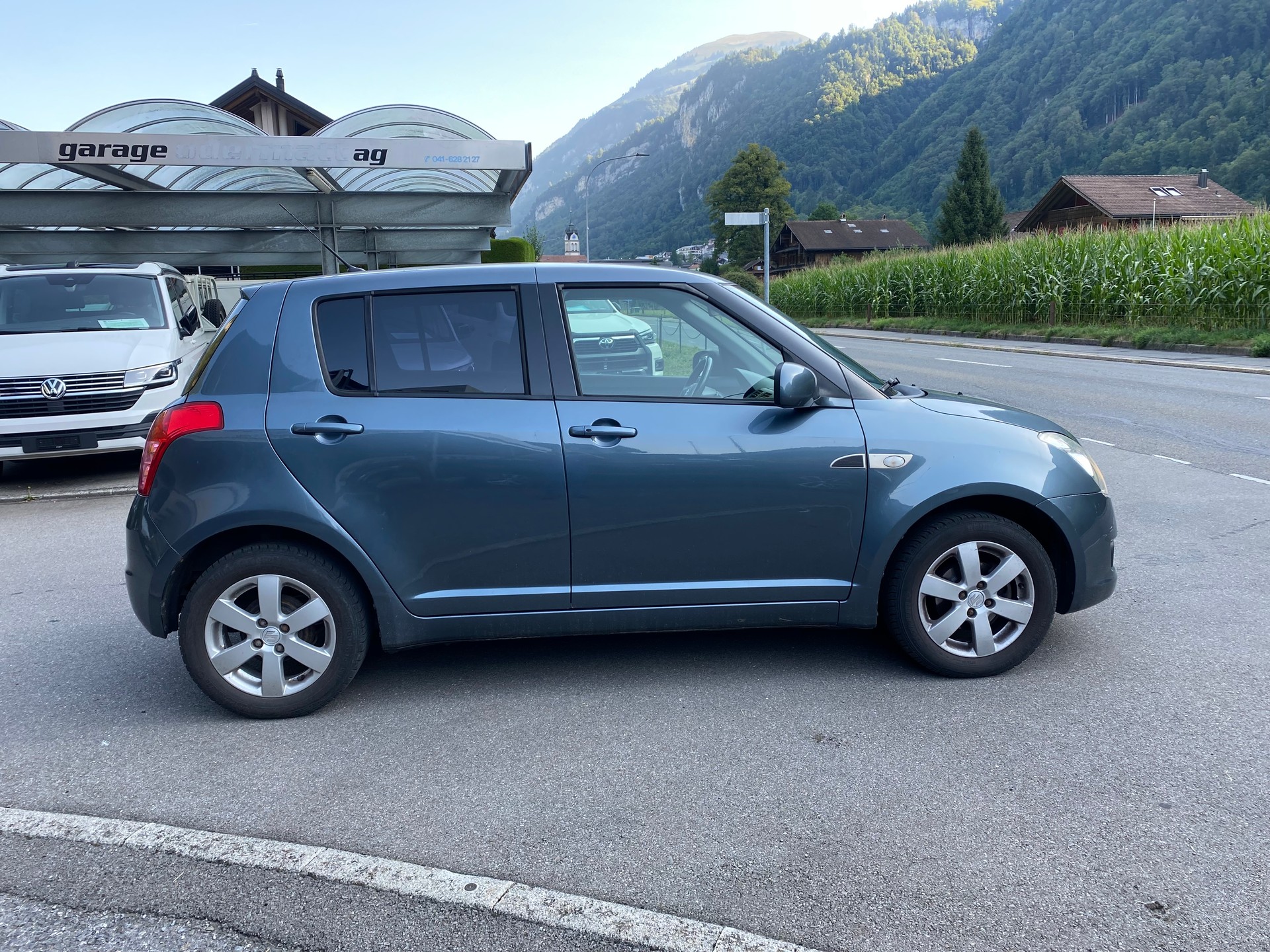 SUZUKI Swift 1.3i 16V GL Top 4x4-image-10