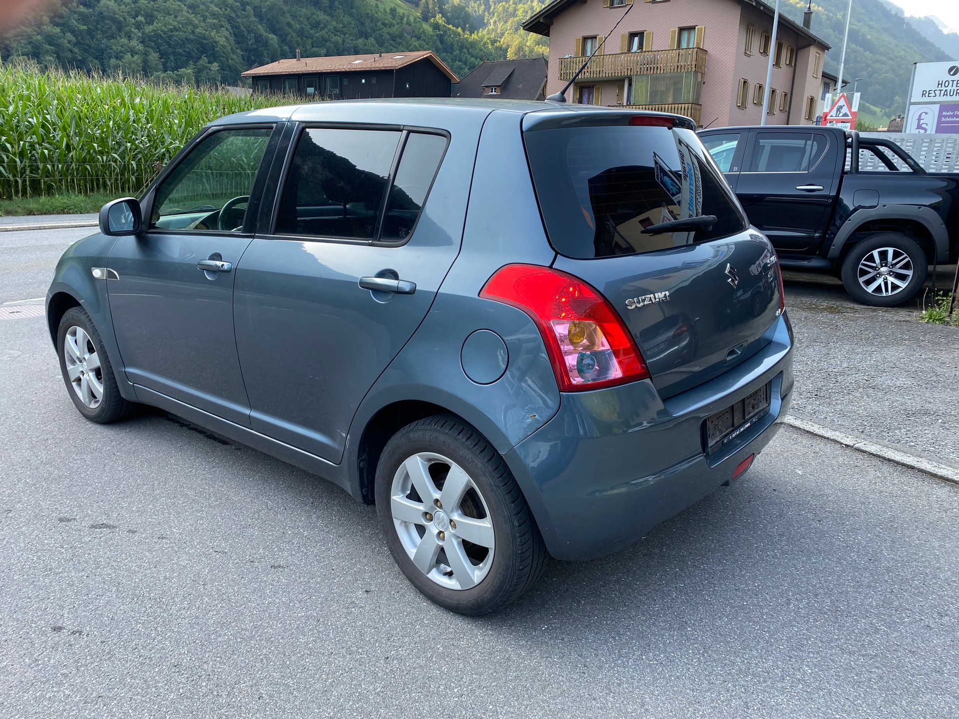 SUZUKI Swift 1.3i 16V GL Top 4x4-image-9