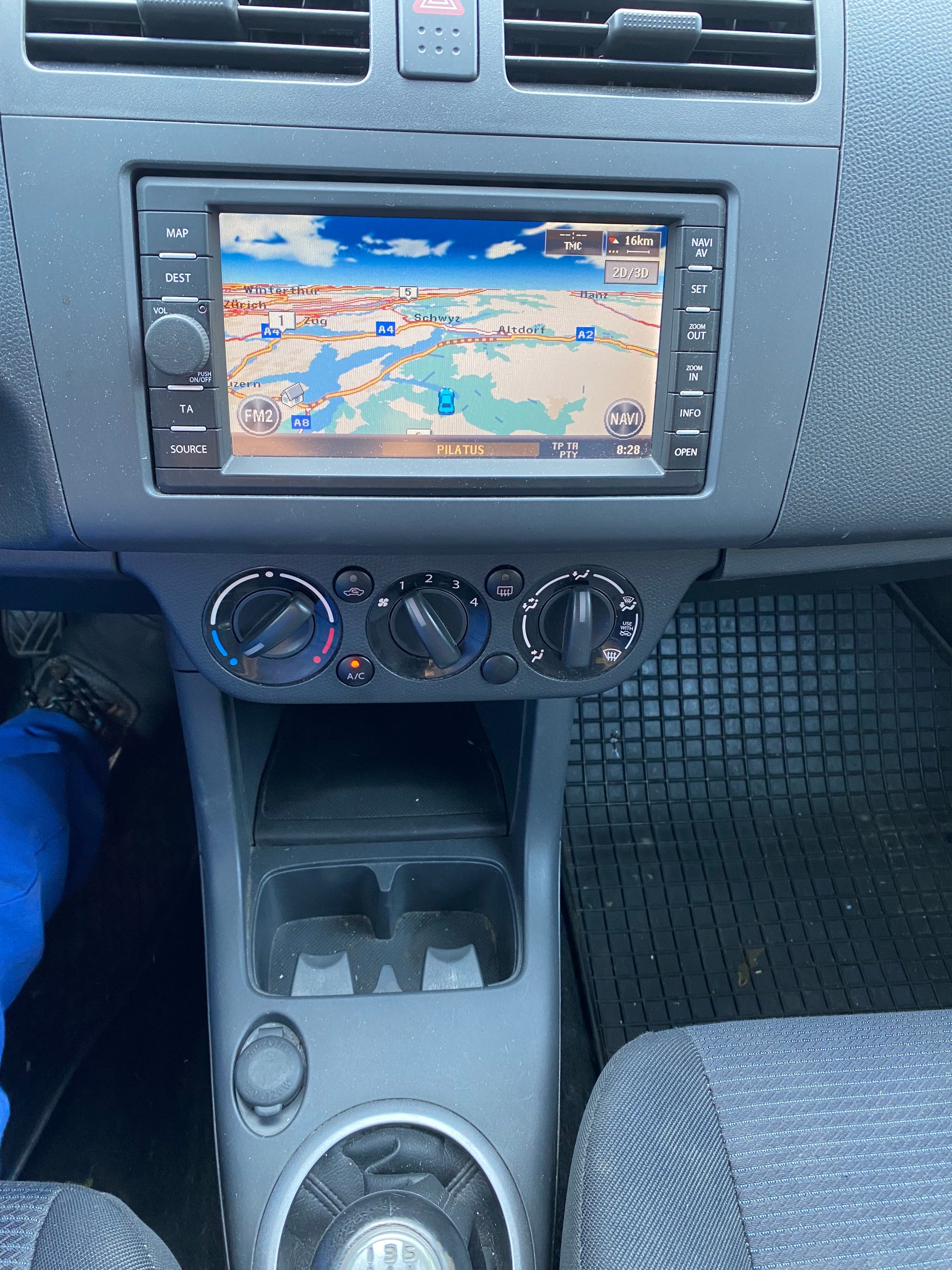 SUZUKI Swift 1.3i 16V GL Top 4x4-image-4