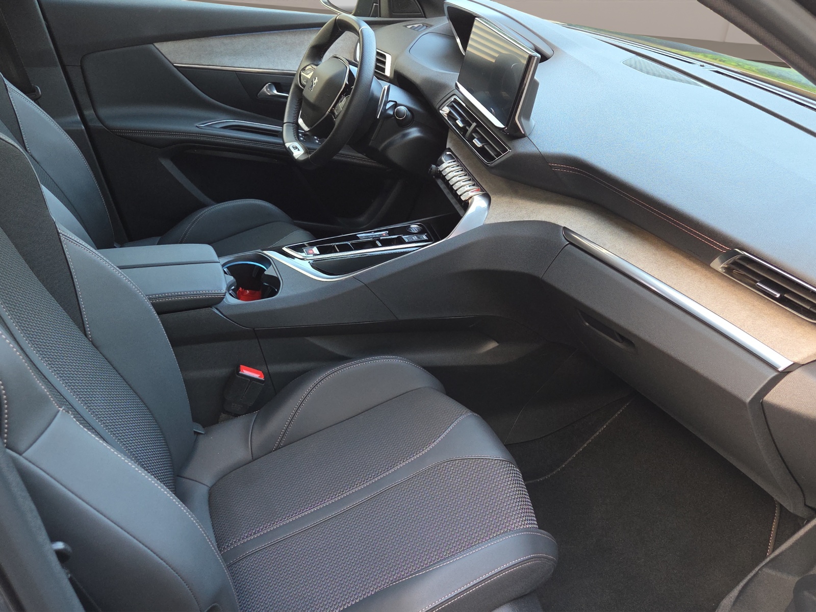 PEUGEOT 3008 GT 1.2 Automat-image-7
