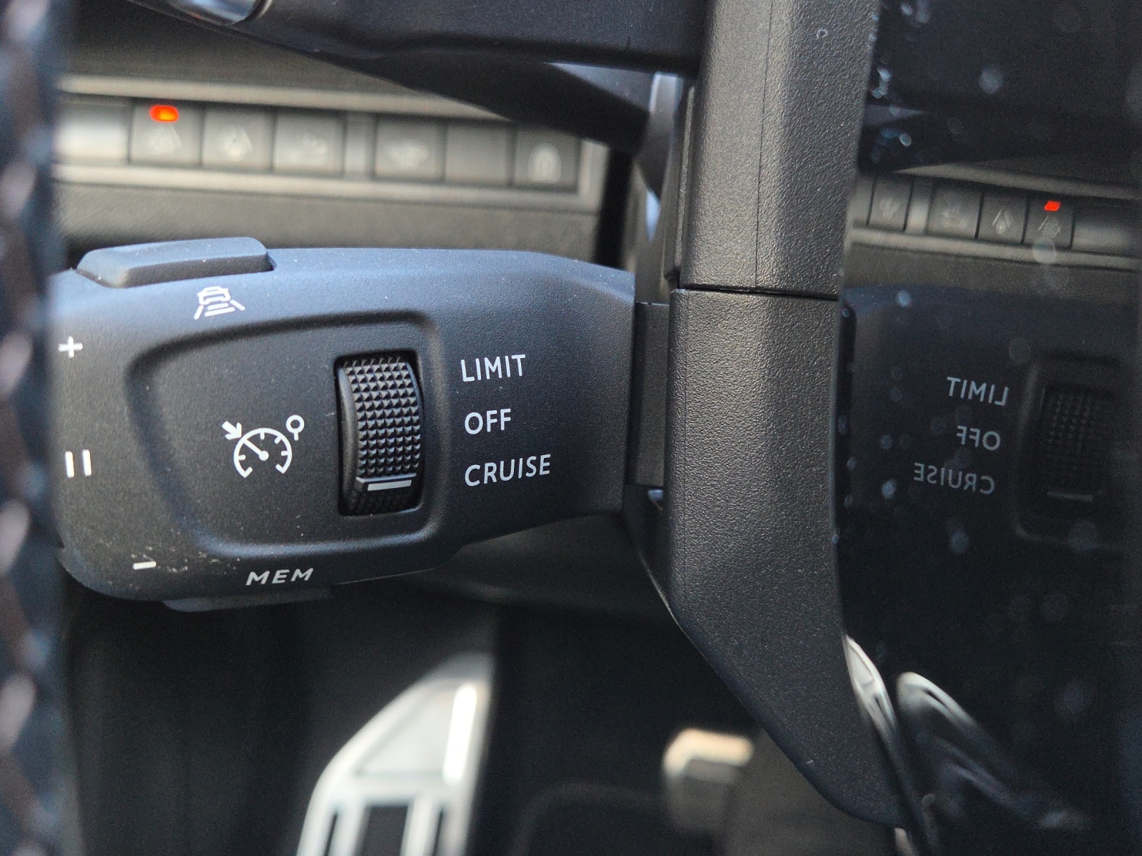 PEUGEOT 3008 GT 1.2 Automat-image-11