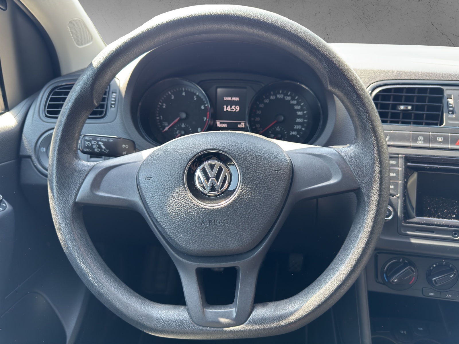 VW Polo 1.2 TSI BMT Trendline-image-8
