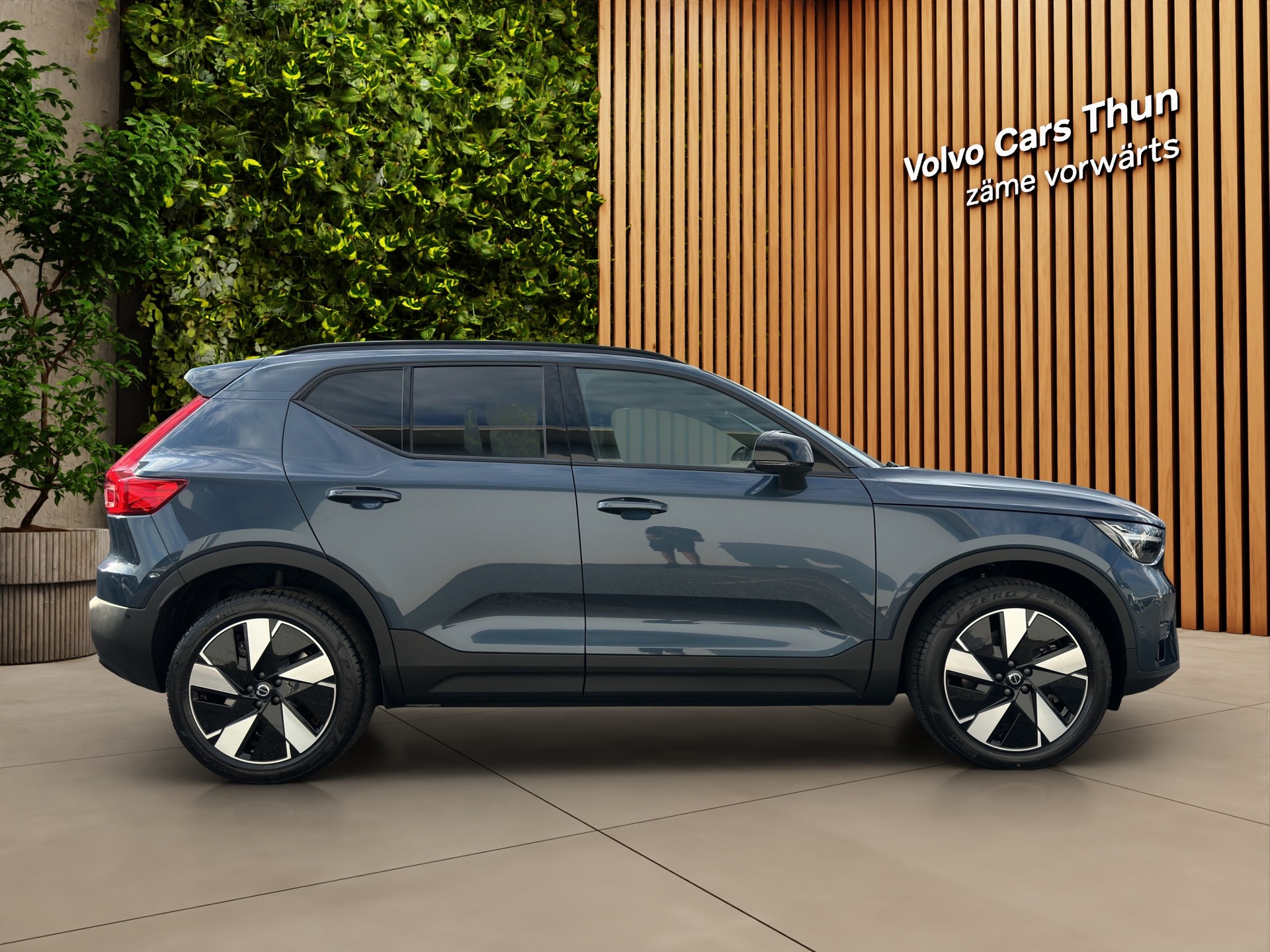 VOLVO EX40 Twin Plus AWD-showroom-element-3