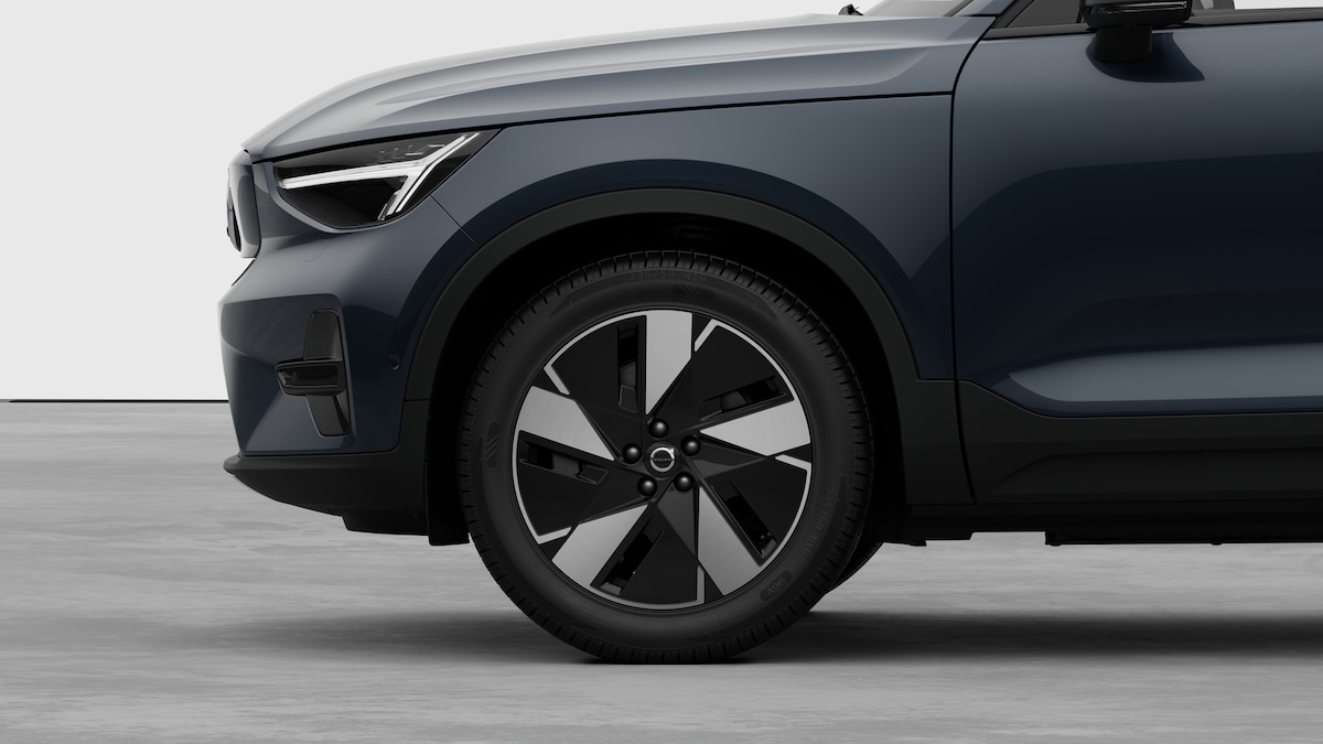 VOLVO EX40 Twin Plus AWD-image-4