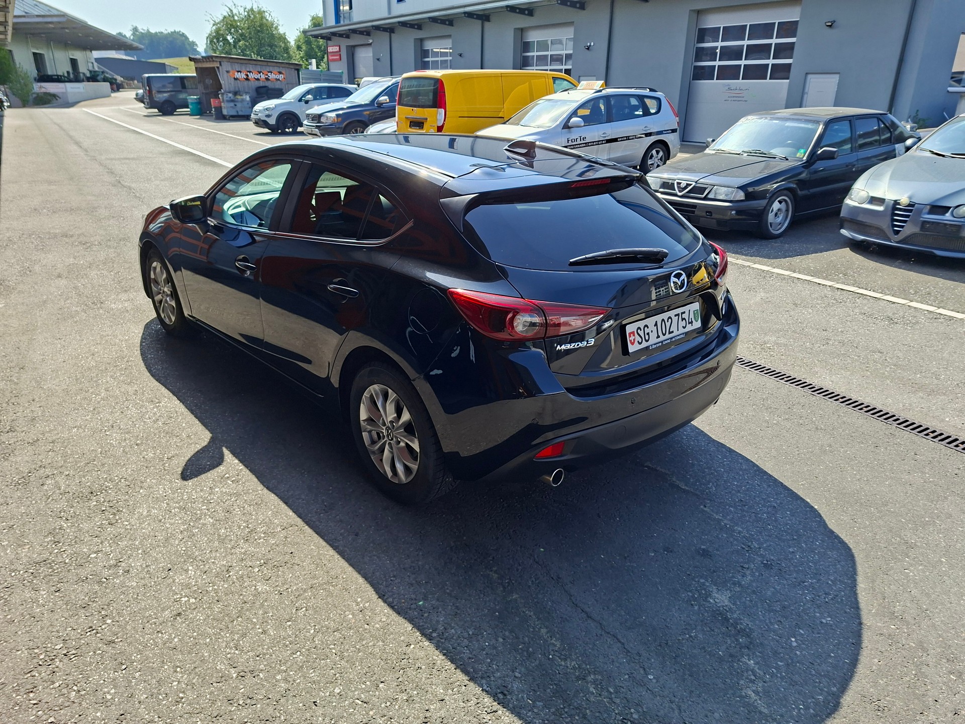 MAZDA 3 2.2 16V CD Revolution-image-5