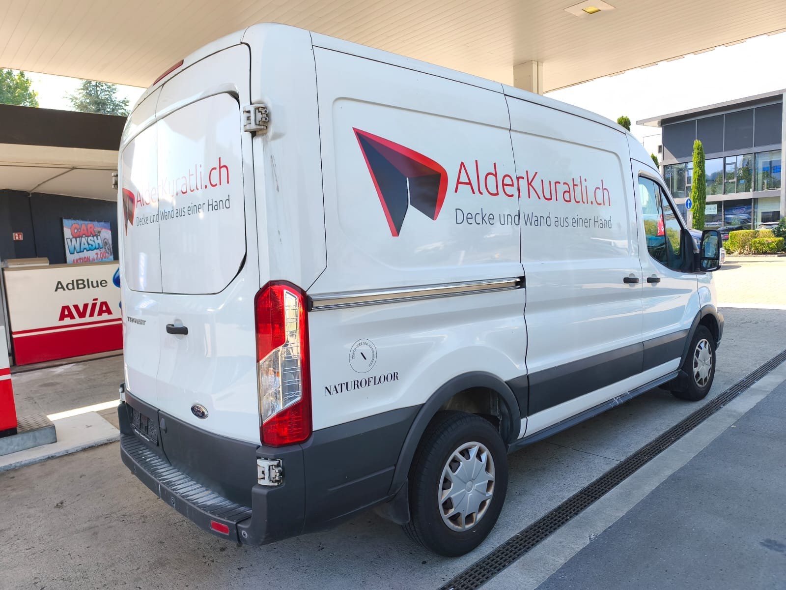 FORD Transit Van 350 L2 Trend 2.0 TDCi 130 FWD-image-2