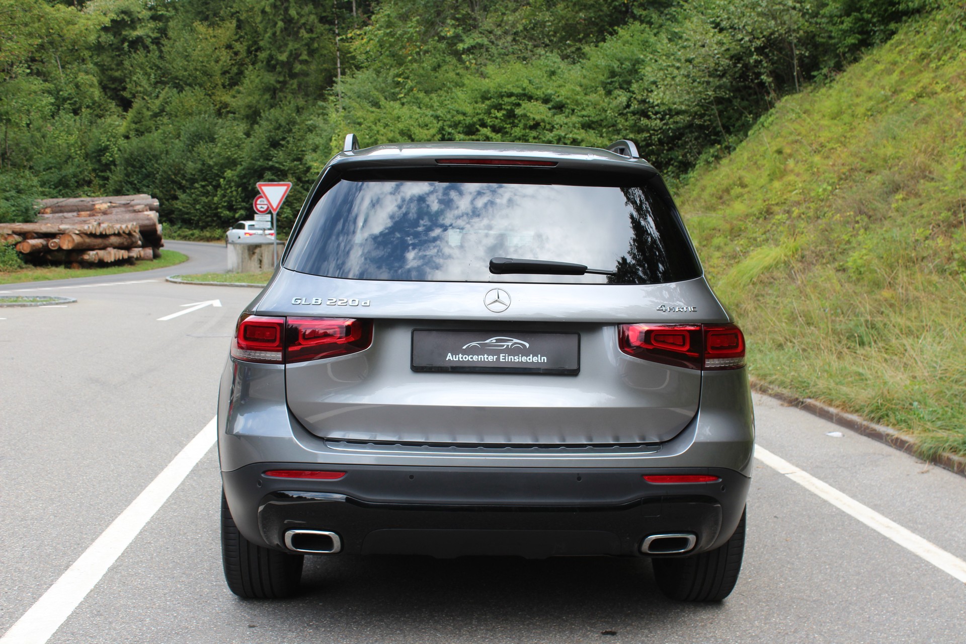 MERCEDES-BENZ GLB 220 d Progressive 4 MATIC 8G-Tronic-image-4