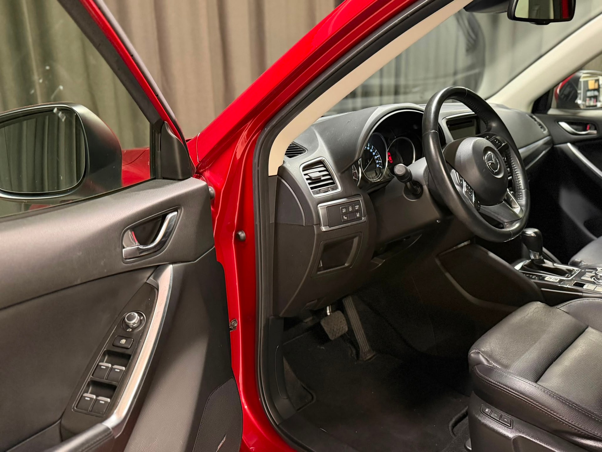 MAZDA CX-5 2.5 Revolution AWD Skyactive-G Automatic-image-14