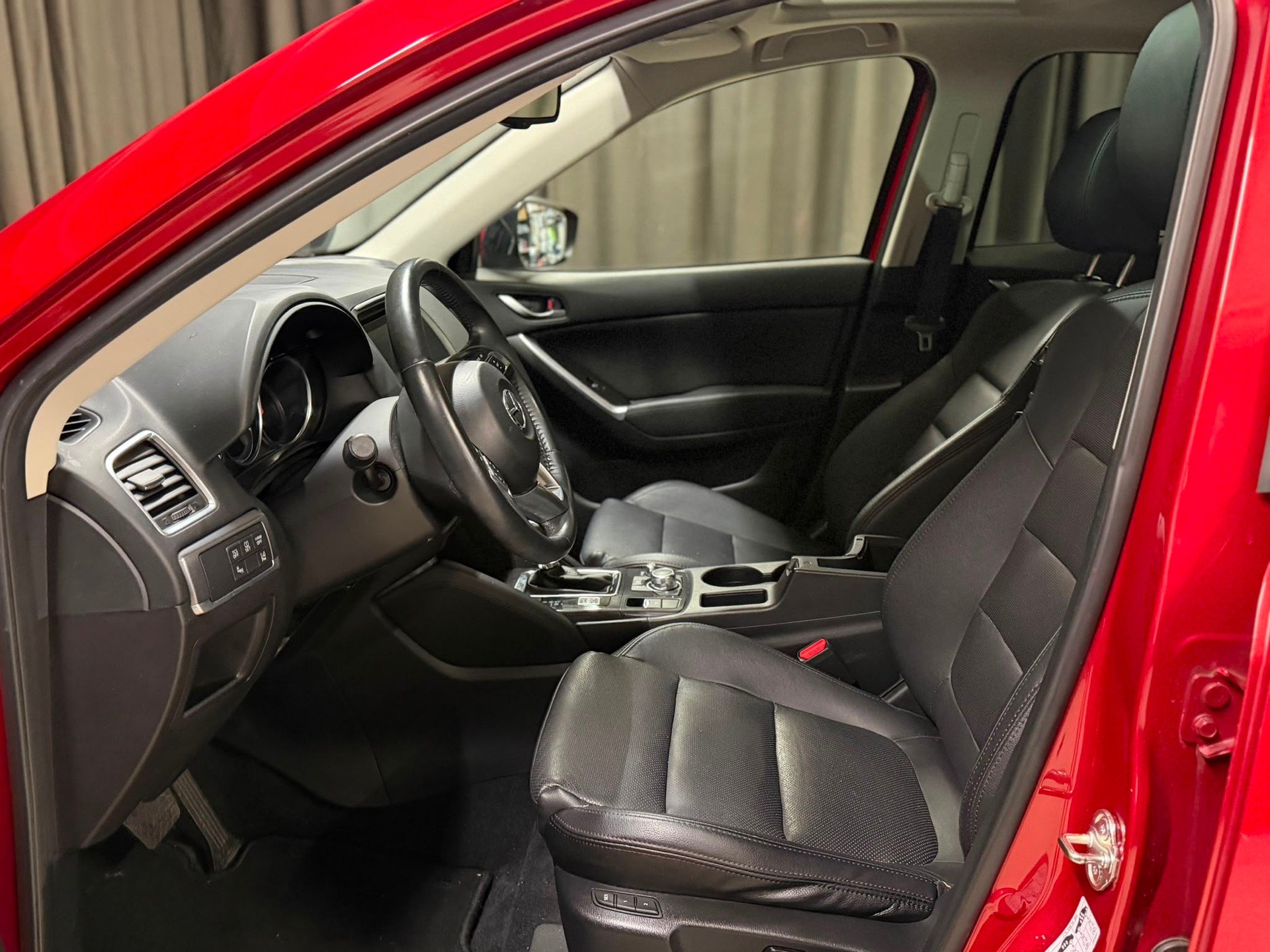 MAZDA CX-5 2.5 Revolution AWD Skyactive-G Automatic-image-6