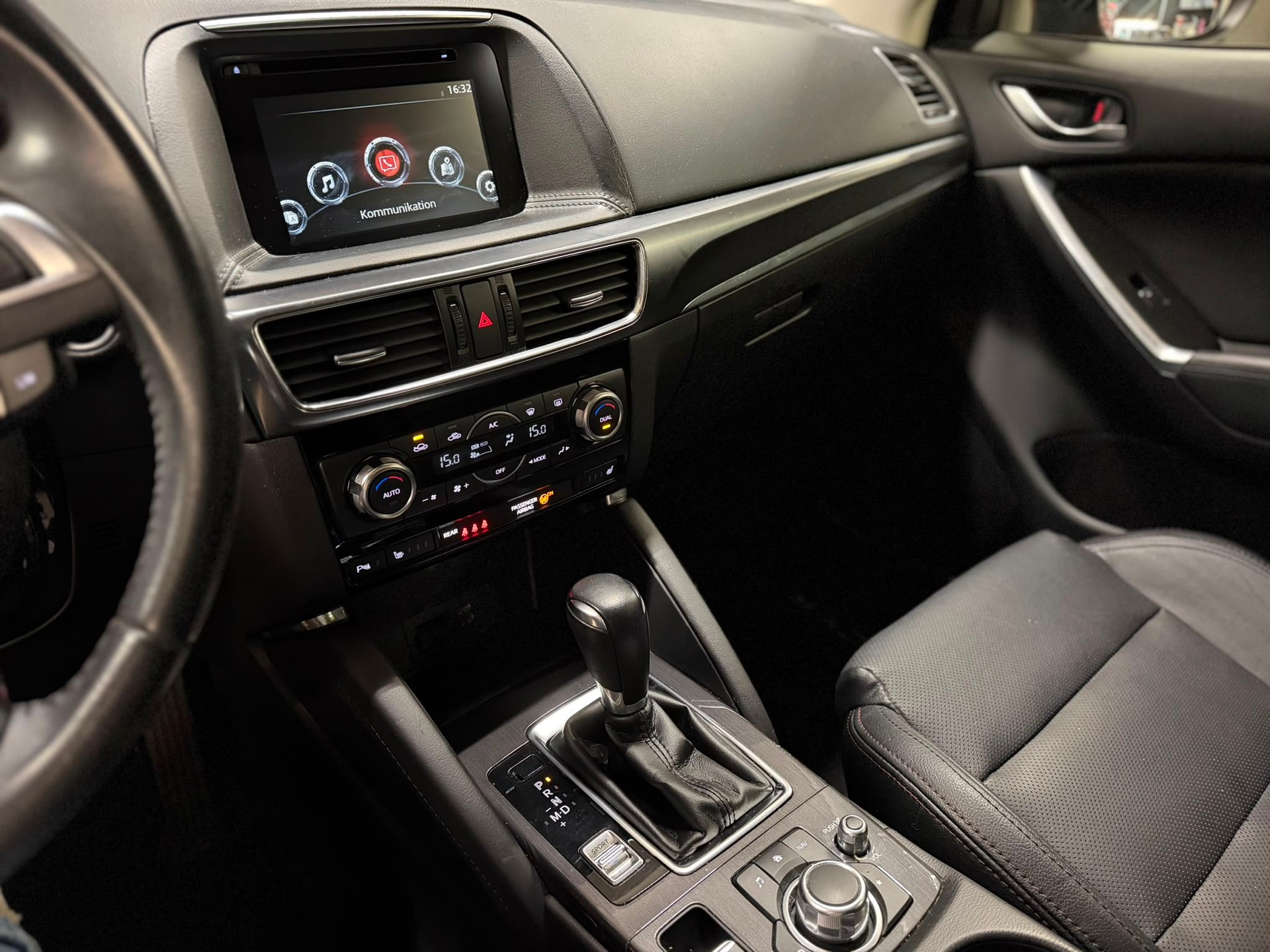MAZDA CX-5 2.5 Revolution AWD Skyactive-G Automatic-image-11