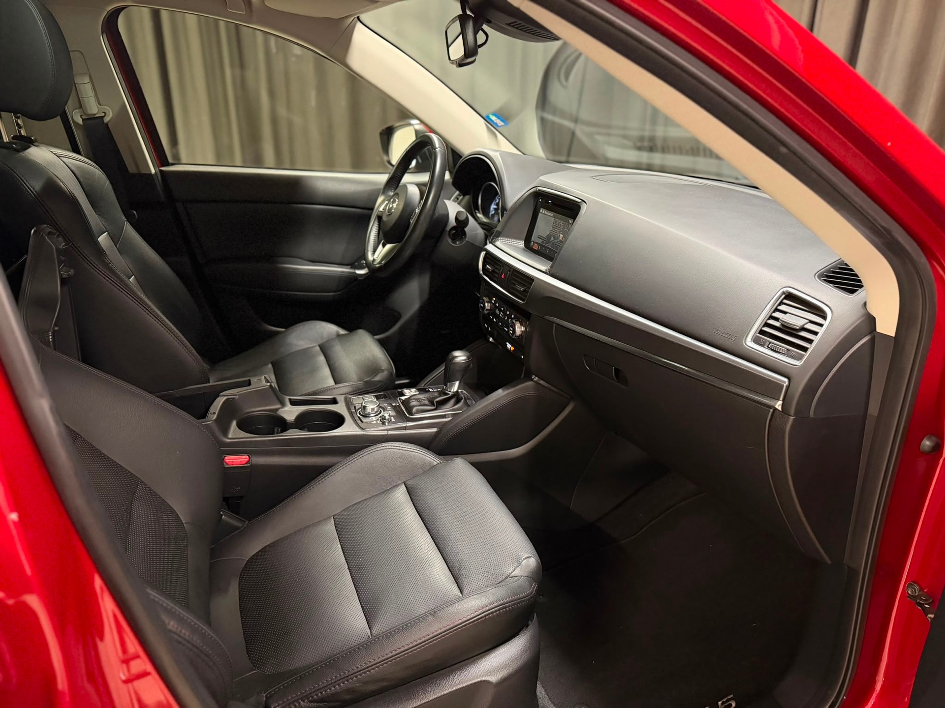 MAZDA CX-5 2.5 Revolution AWD Skyactive-G Automatic-image-8