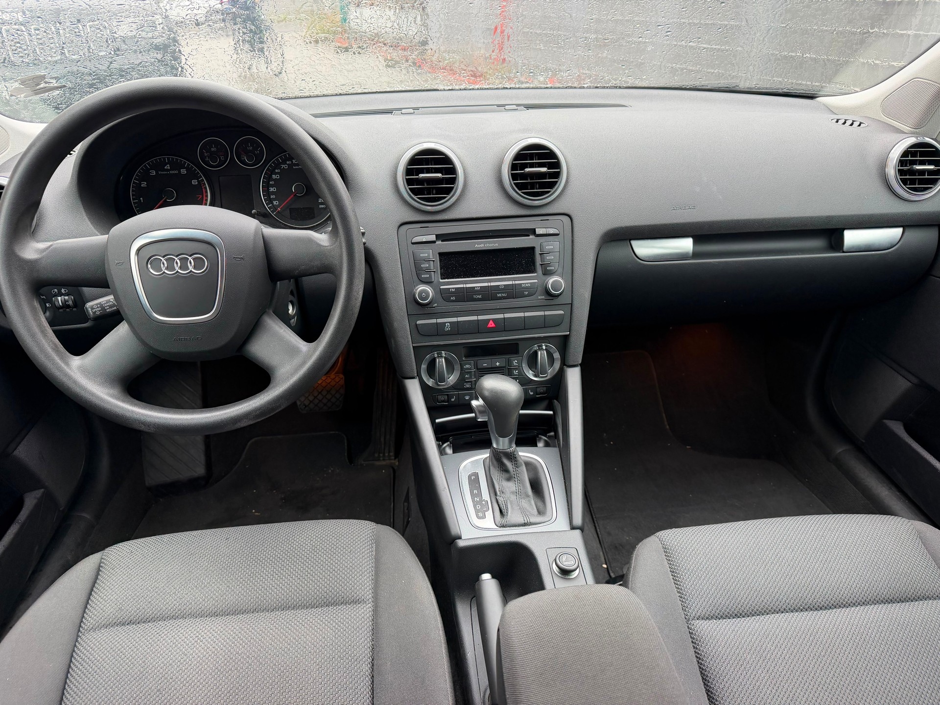 AUDI A3 Sportback 1.8 TFSI Ambiente S-tronic-image-6