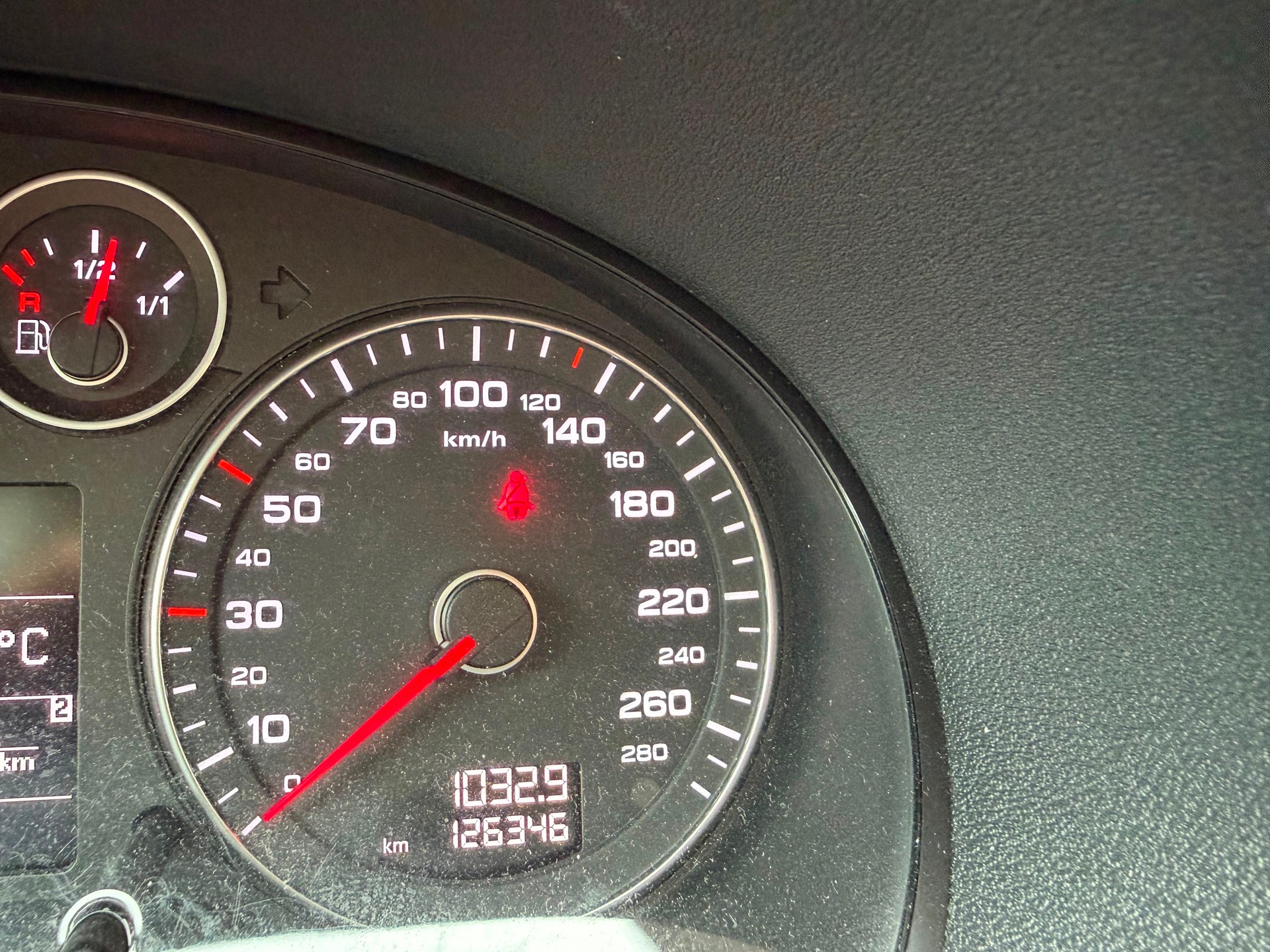AUDI A3 Sportback 1.8 TFSI Ambiente S-tronic-image-10