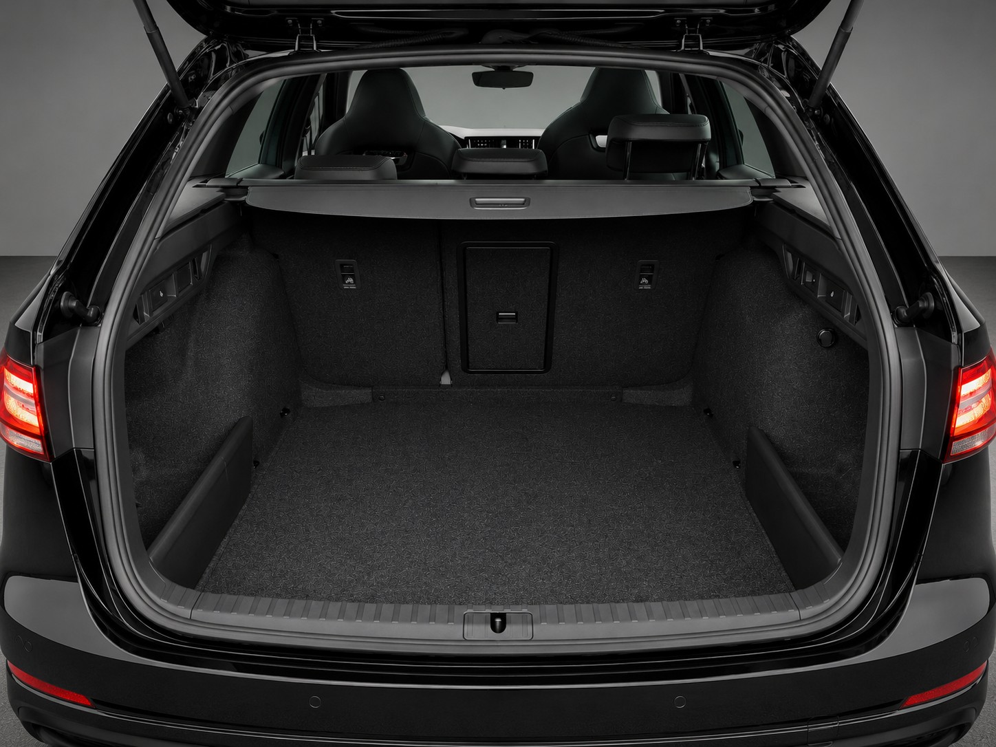 SKODA Octavia Combi 2.0 TSI DSG Sport Line 4x4-image-14