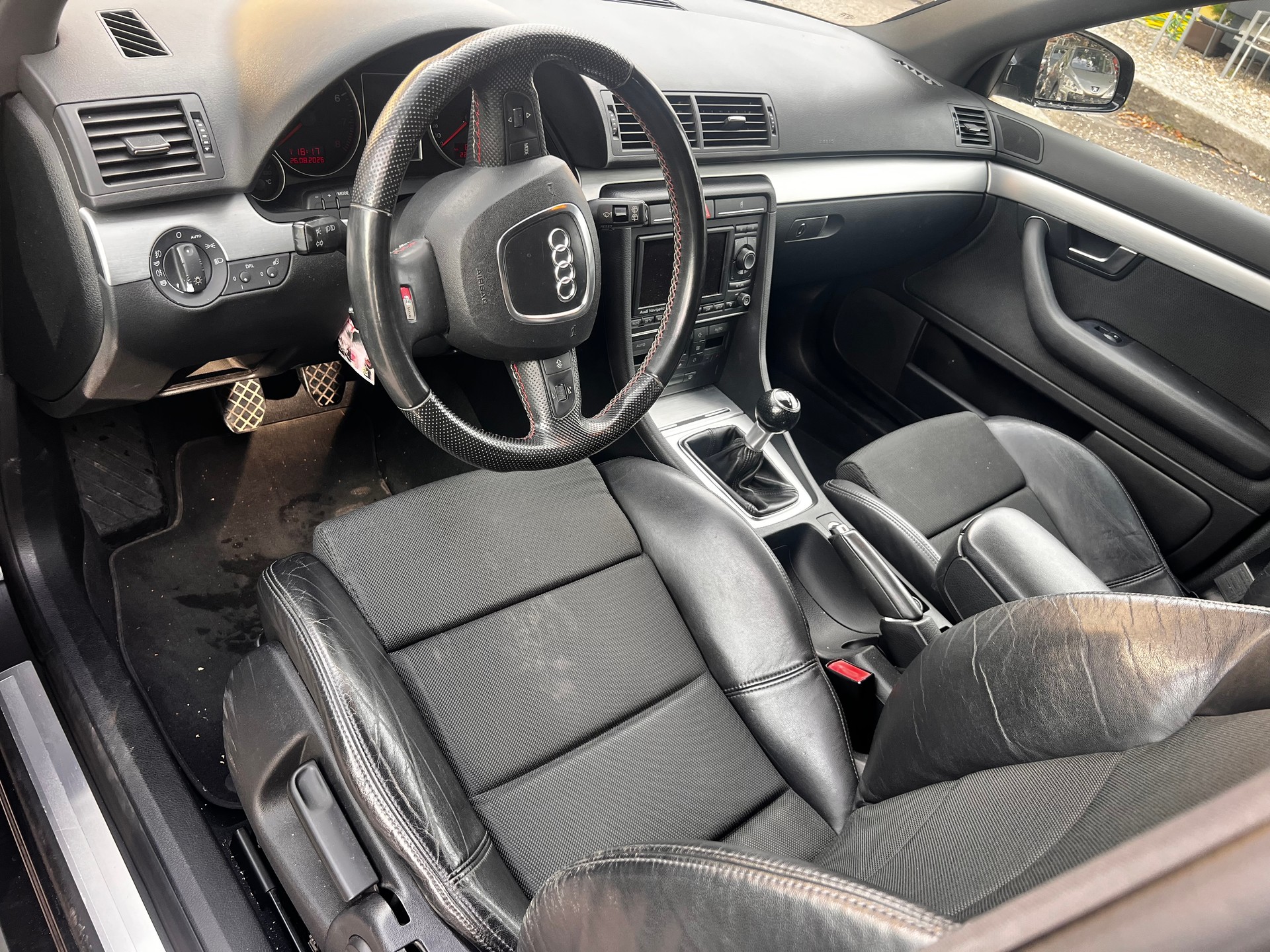 AUDI A4 Avant 2.0 Turbo FSIe-image-5