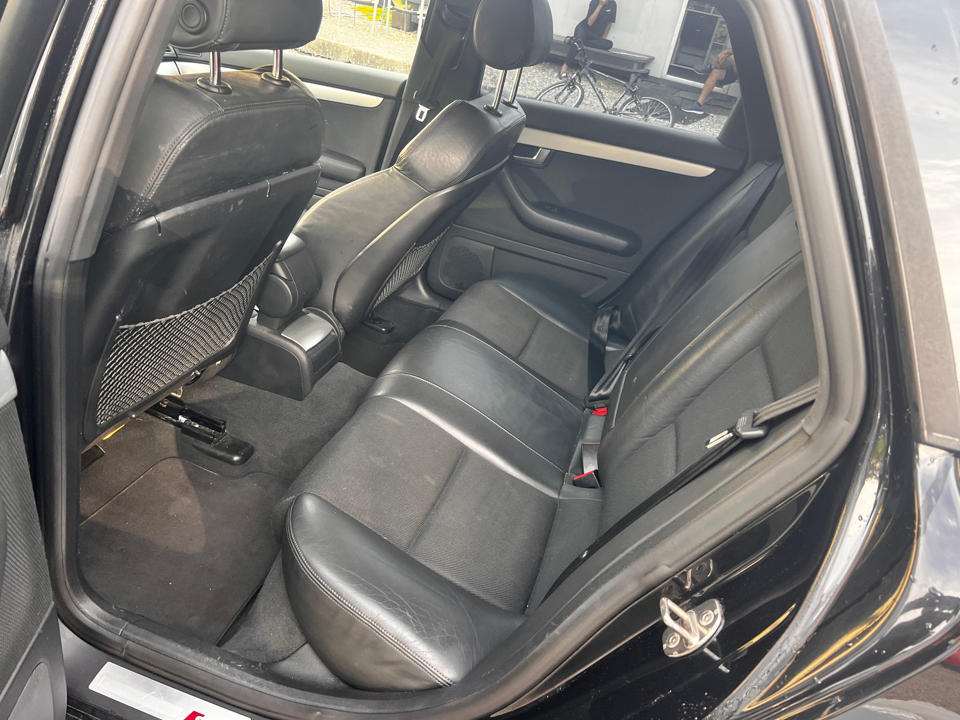 AUDI A4 Avant 2.0 Turbo FSIe-image-6