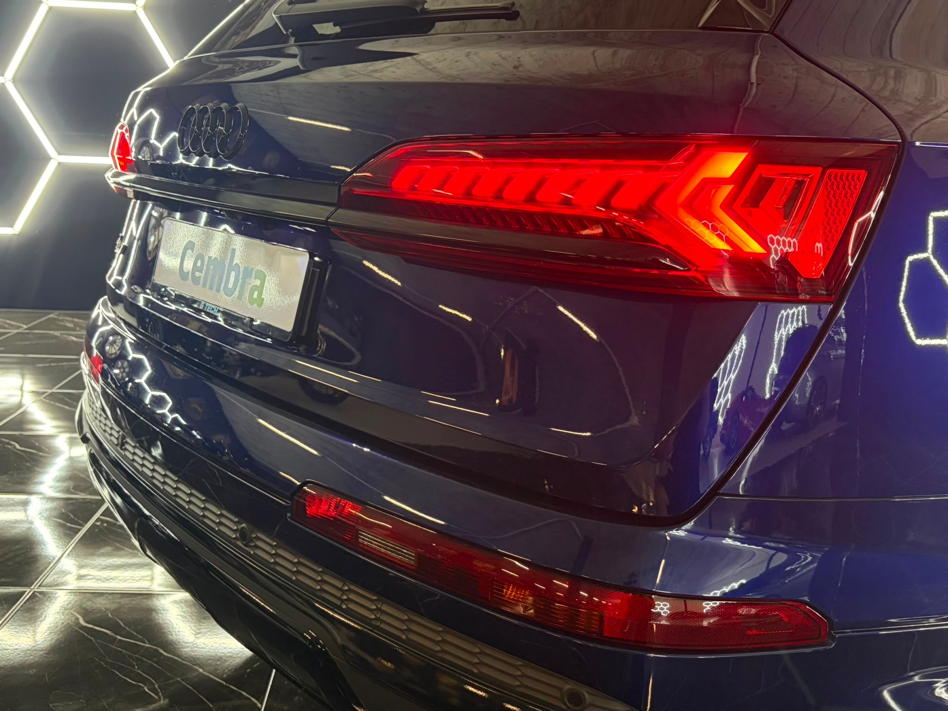 AUDI SQ7 TFSI quattro tiptronic-image-7