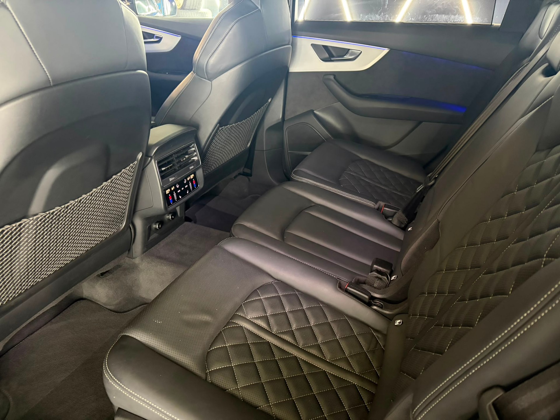 AUDI SQ7 TFSI quattro tiptronic-image-14