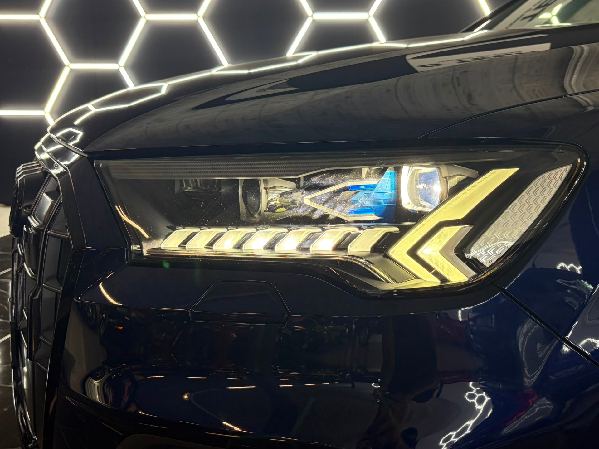AUDI SQ7 TFSI quattro tiptronic-image-6