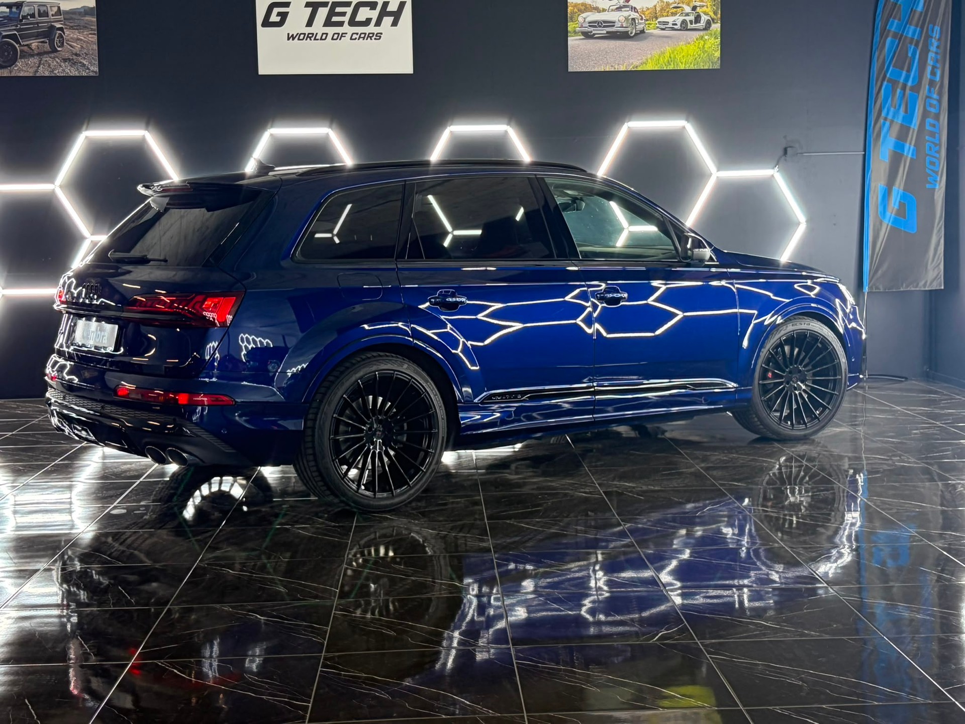 AUDI SQ7 TFSI quattro tiptronic-showroom-element-3