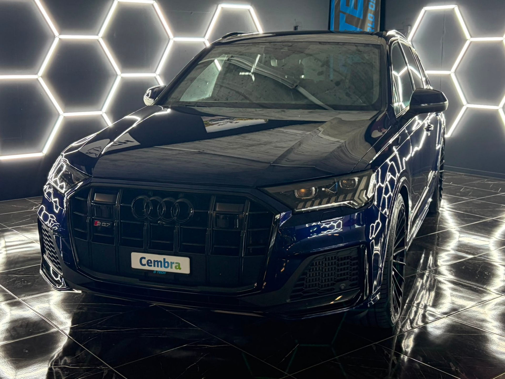 AUDI SQ7 TFSI quattro tiptronic-showroom-element-1