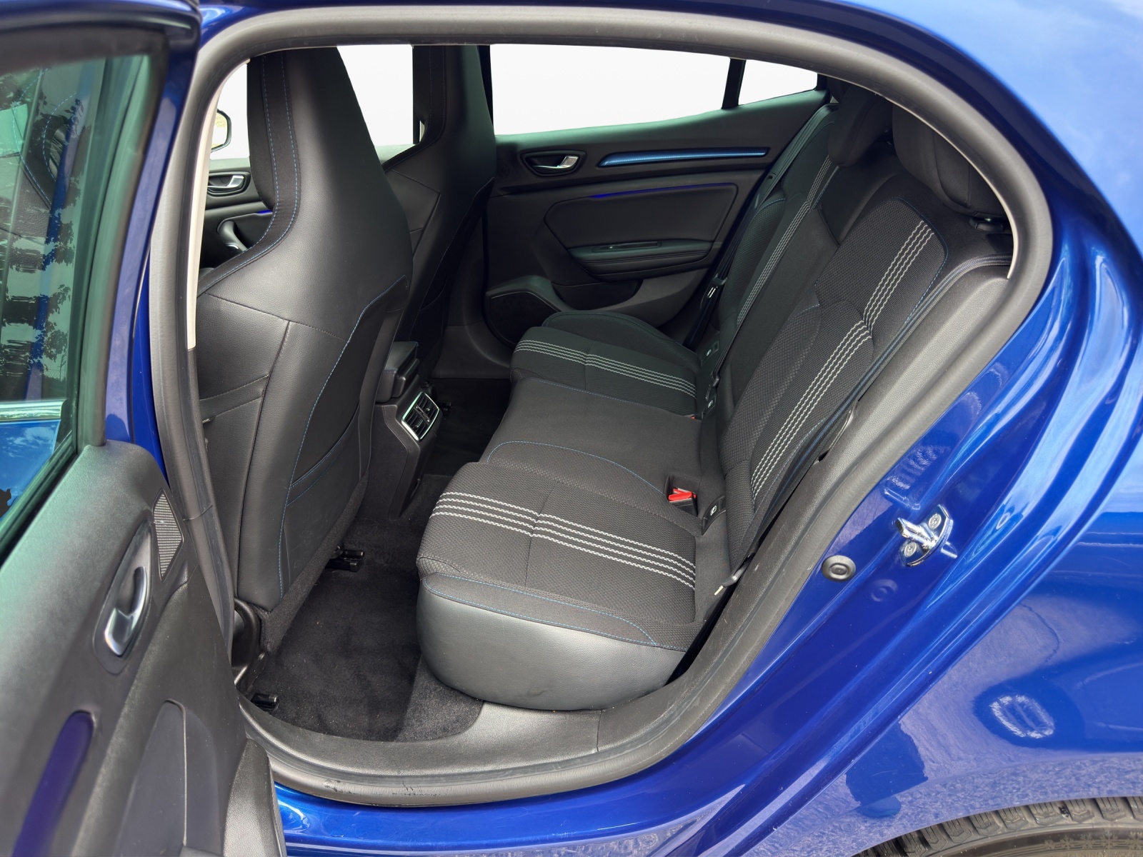 RENAULT Mégane 1.6 16V Turbo GT EDC-image-18