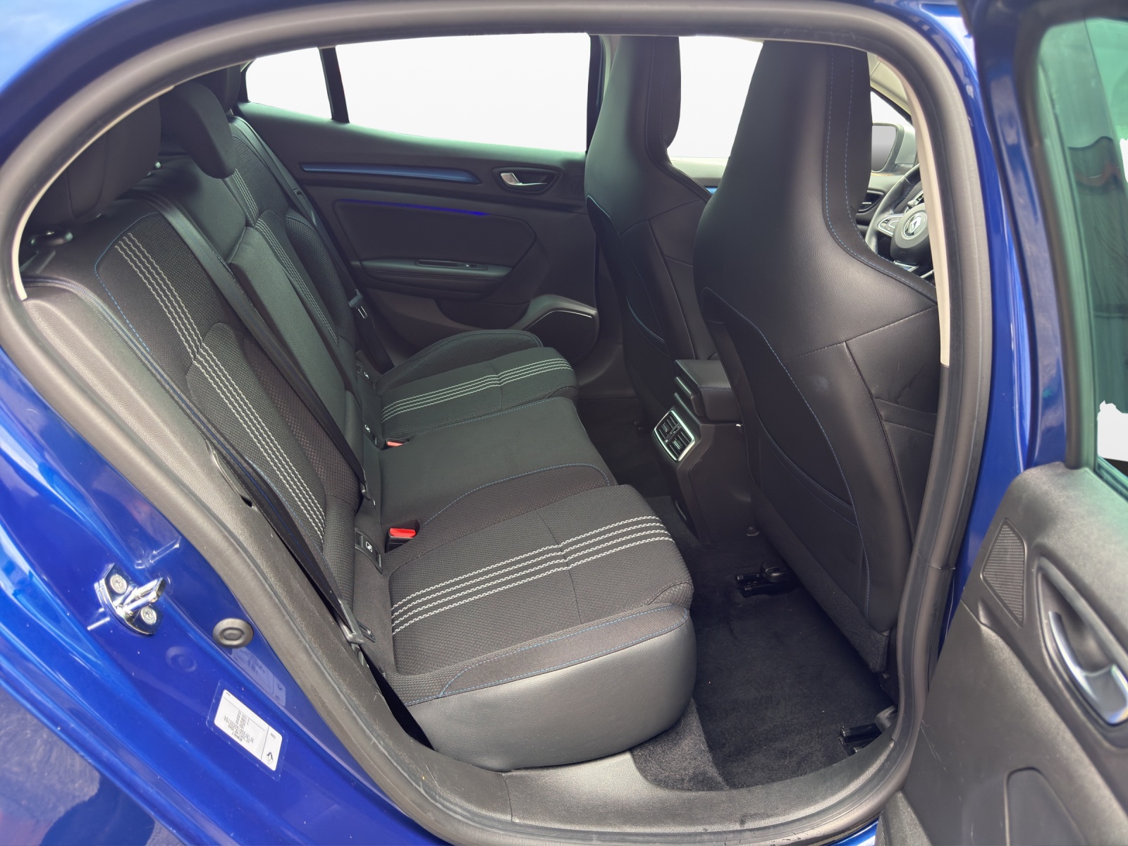 RENAULT Mégane 1.6 16V Turbo GT EDC-image-17