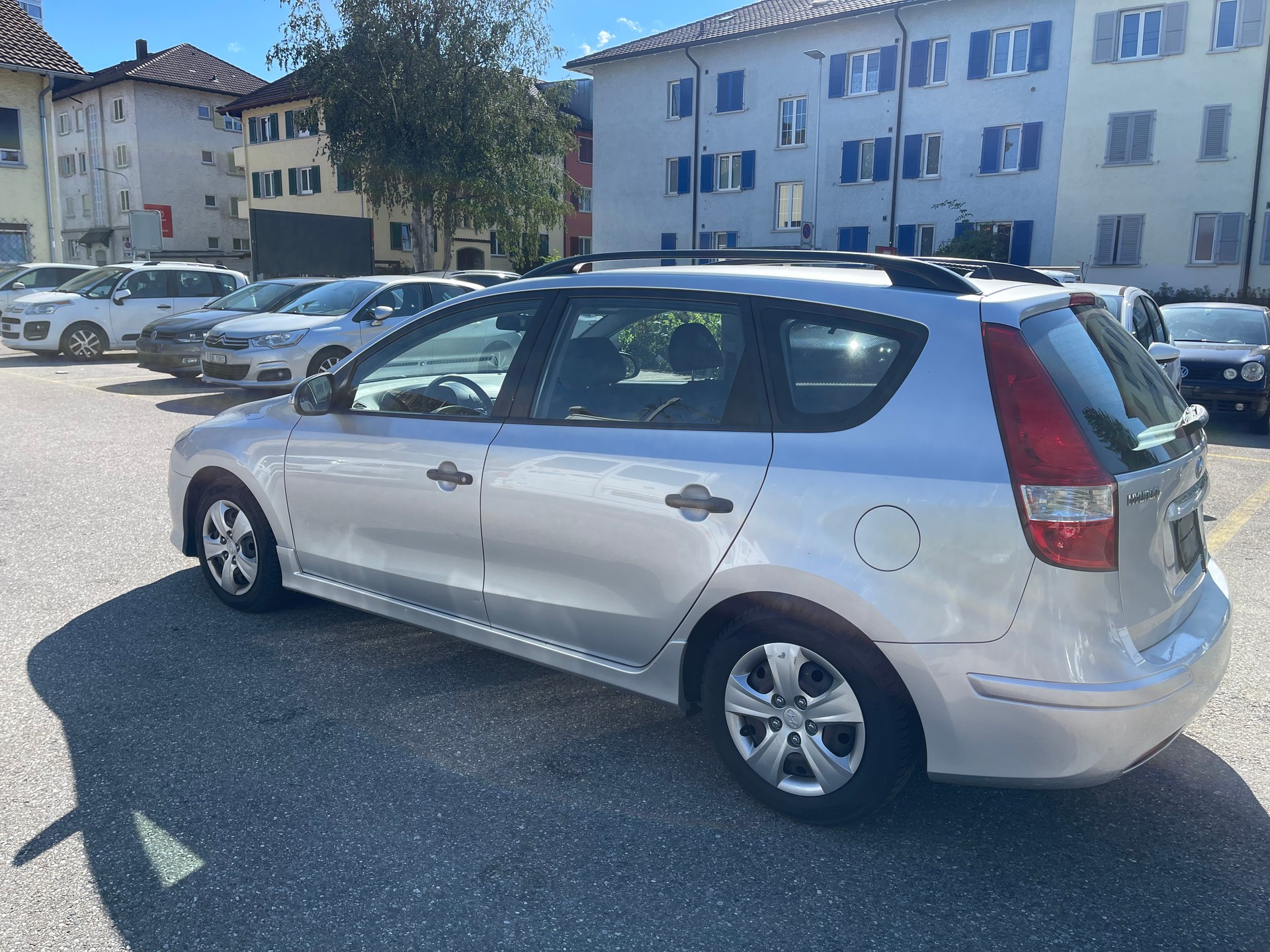 HYUNDAI i30 Wagon 1.4 Comfort-image-4