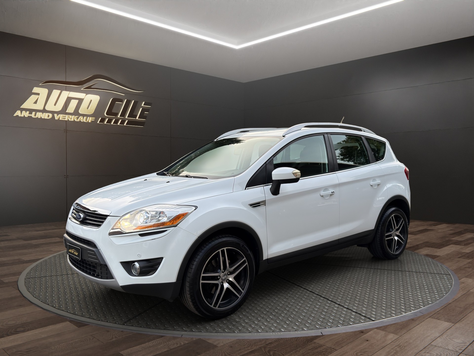 FORD Kuga 2.0 TDCi Titanium 4WD PowerShift Anhängelast 2500Kg