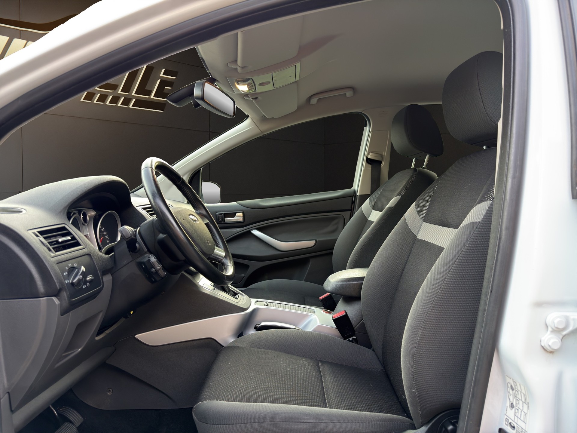 FORD Kuga 2.0 TDCi Titanium 4WD PowerShift Anhängelast 2500Kg-image-10