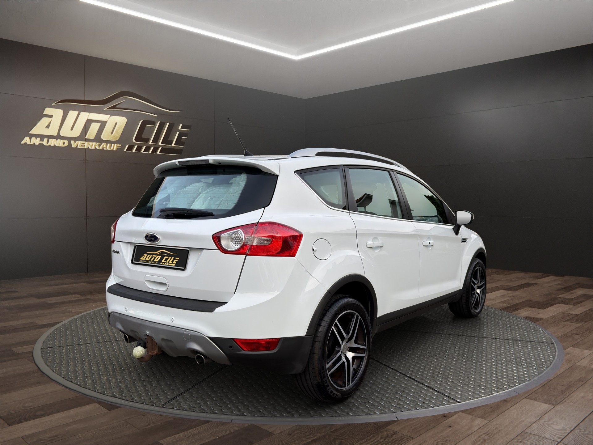 FORD Kuga 2.0 TDCi Titanium 4WD PowerShift Anhängelast 2500Kg-image-7