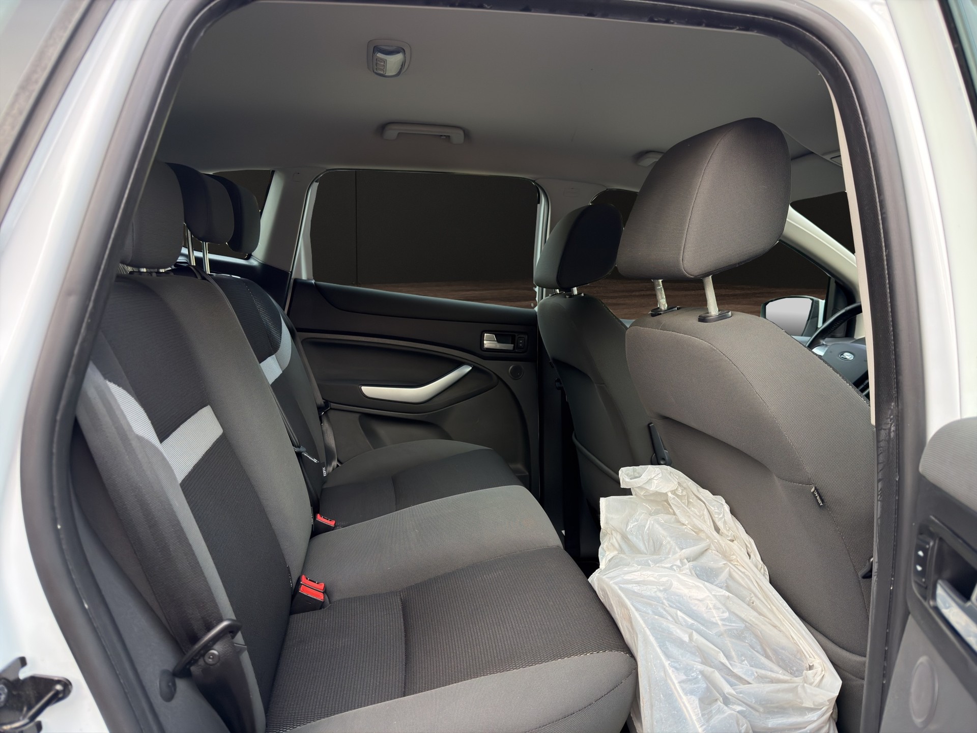 FORD Kuga 2.0 TDCi Titanium 4WD PowerShift Anhängelast 2500Kg-image-15