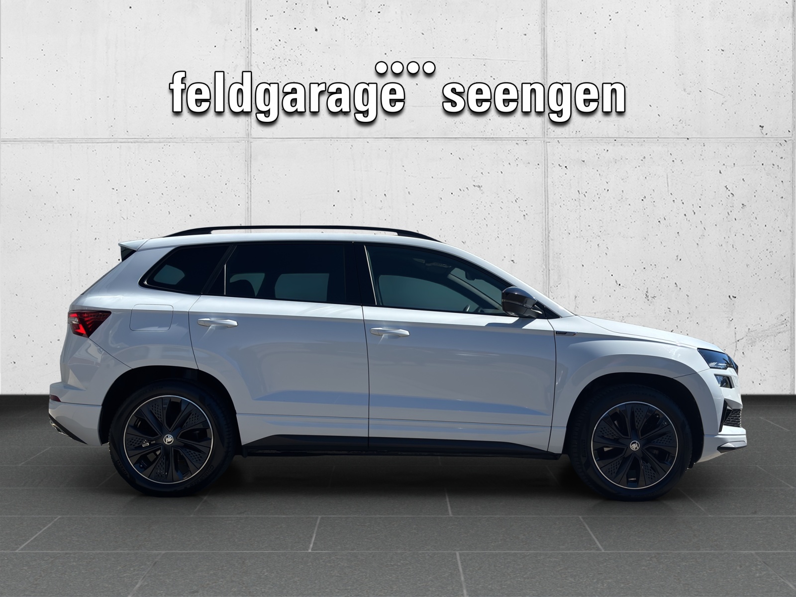 SKODA New Karoq 2.0 TSI SportLine 4x4 DSG mit AHK, Rückfahrkamera & Frontscheibenheizung-image-3