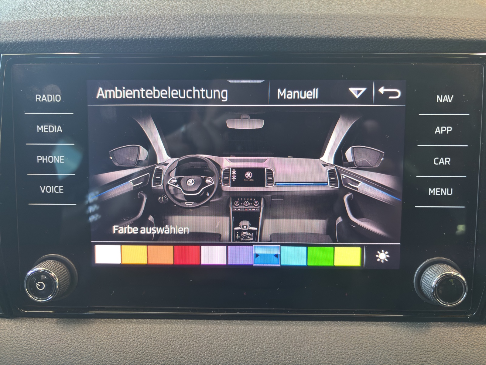 SKODA New Karoq 2.0 TSI SportLine 4x4 DSG mit AHK, Rückfahrkamera & Frontscheibenheizung-image-25
