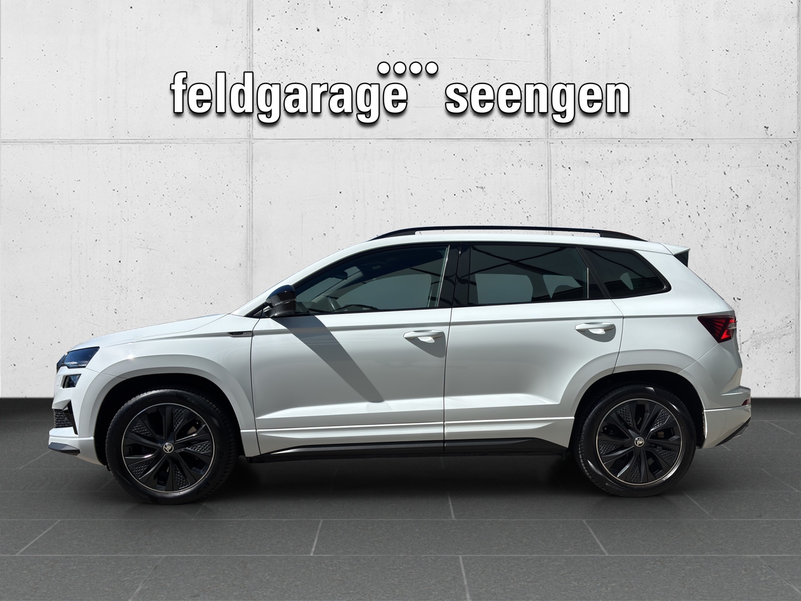 SKODA New Karoq 2.0 TSI SportLine 4x4 DSG mit AHK, Rückfahrkamera & Frontscheibenheizung-image-1