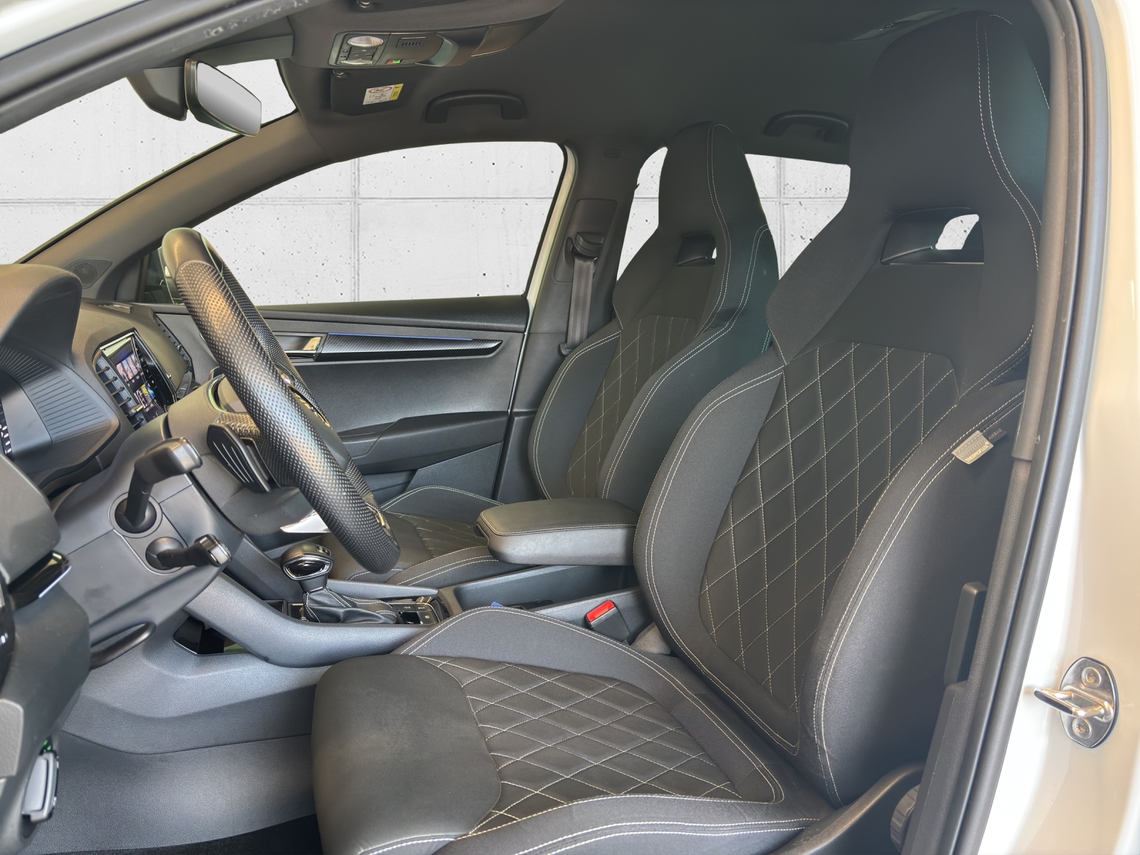 SKODA New Karoq 2.0 TSI SportLine 4x4 DSG mit AHK, Rückfahrkamera & Frontscheibenheizung-image-27