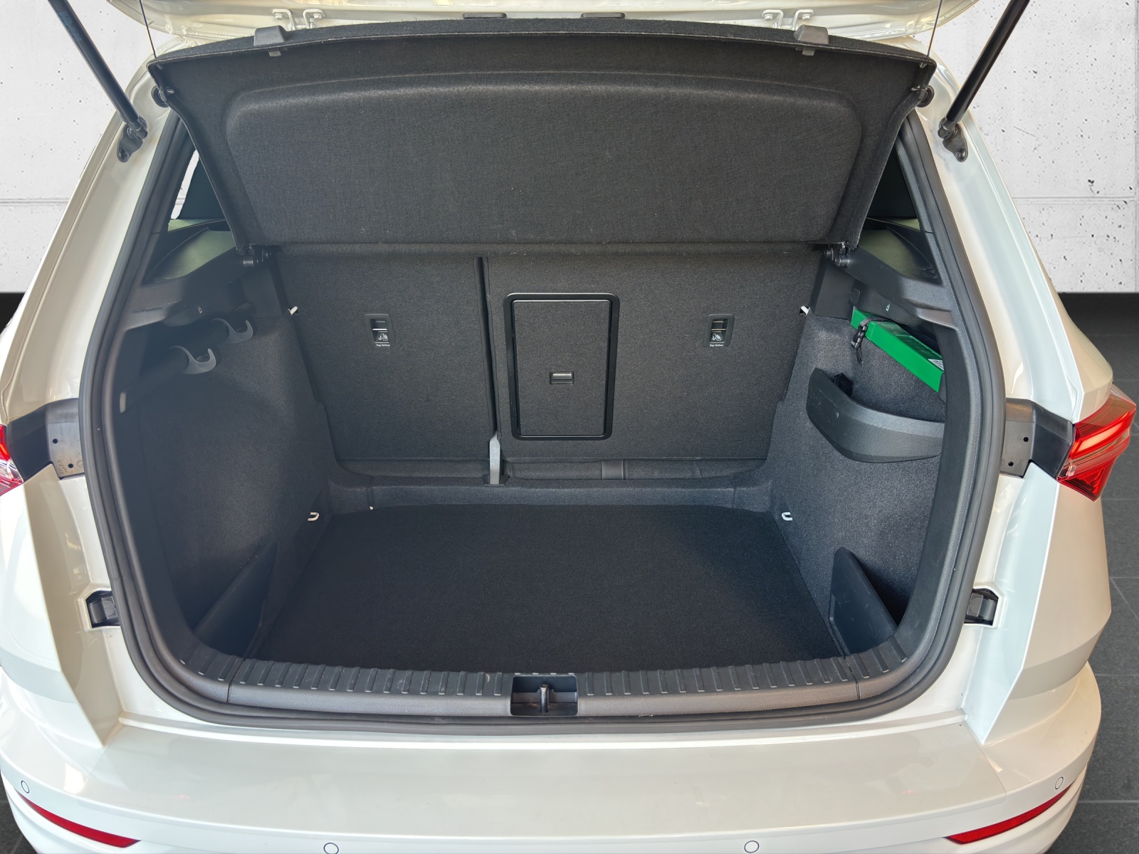 SKODA New Karoq 2.0 TSI SportLine 4x4 DSG mit AHK, Rückfahrkamera & Frontscheibenheizung-image-7