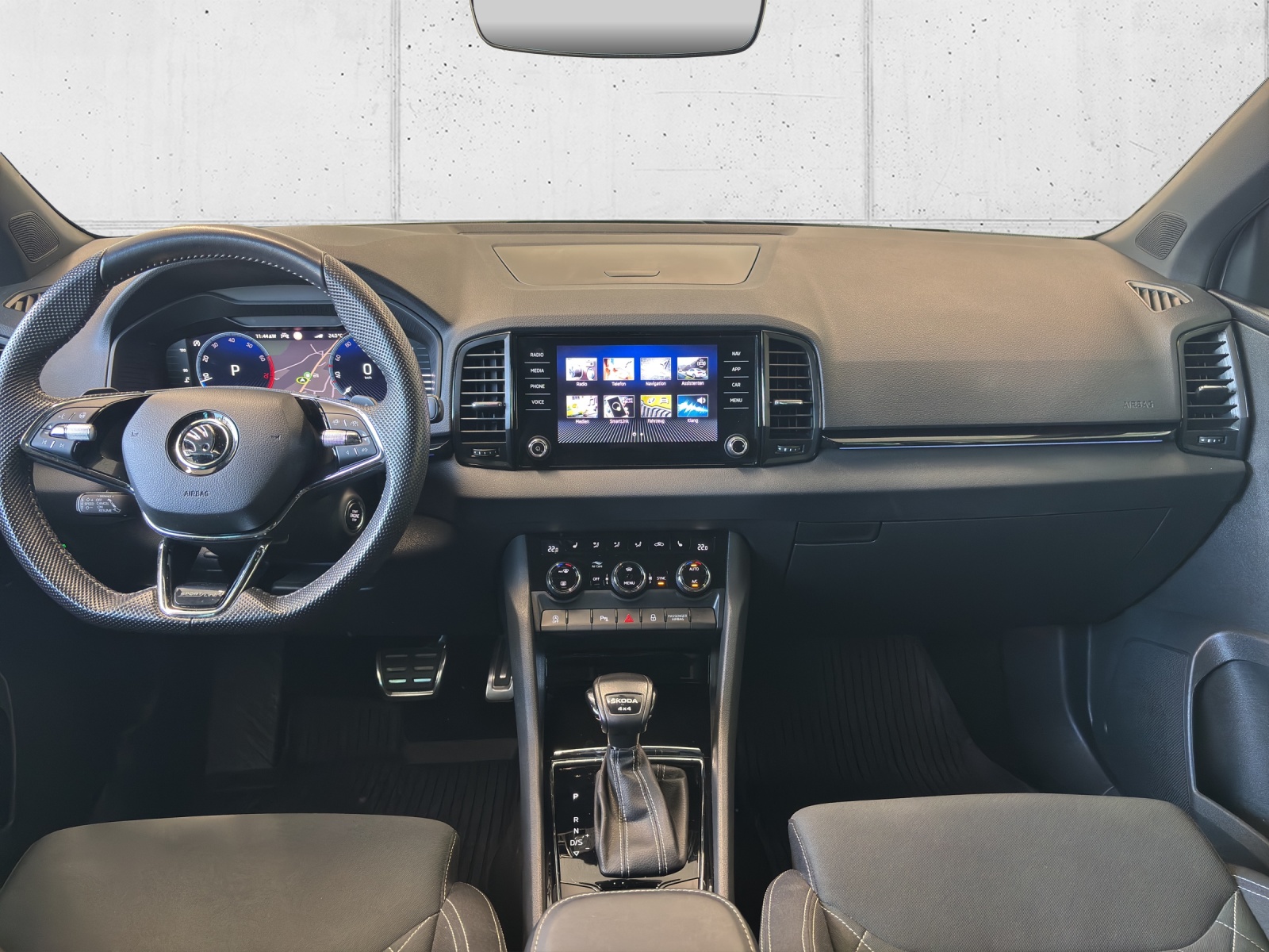 SKODA New Karoq 2.0 TSI SportLine 4x4 DSG mit AHK, Rückfahrkamera & Frontscheibenheizung-image-11
