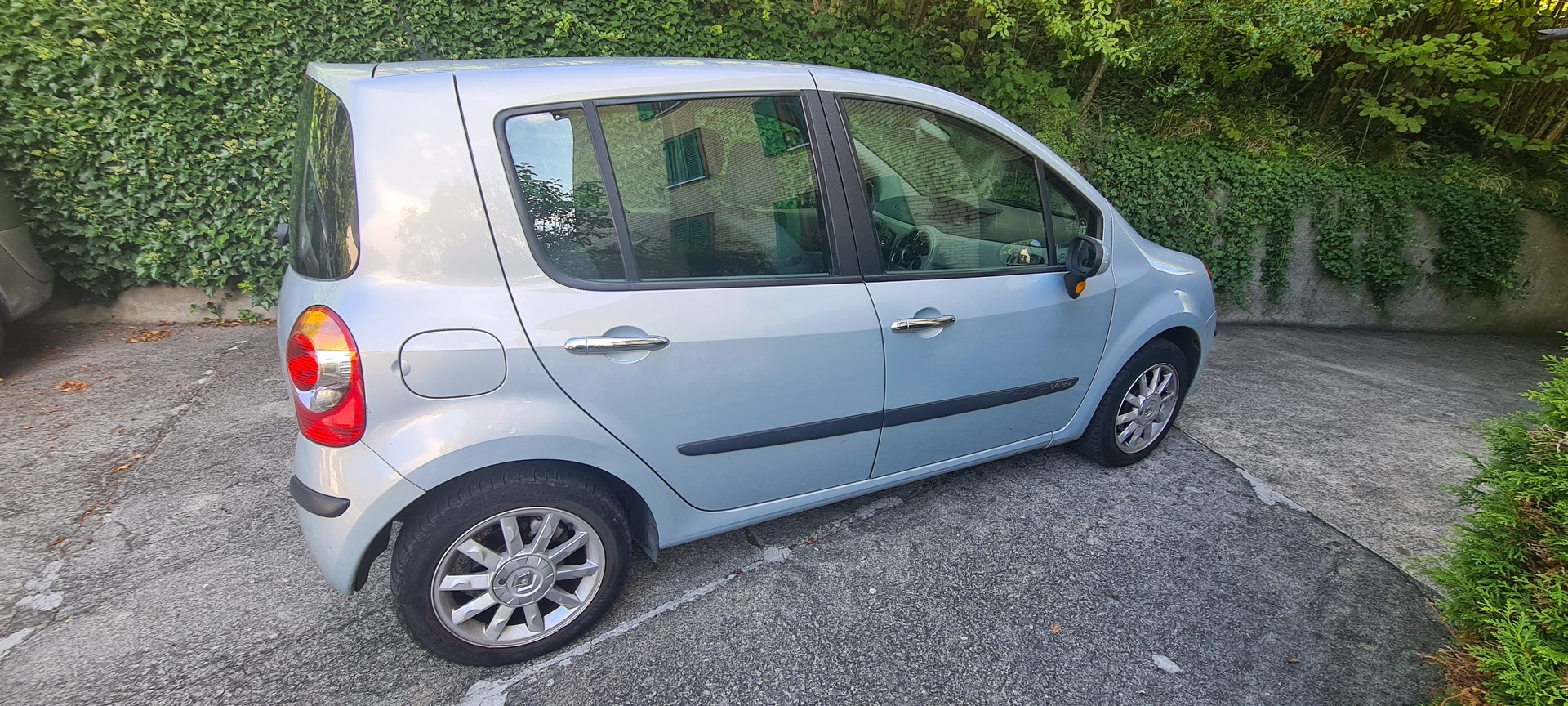 RENAULT MODUS-image-0