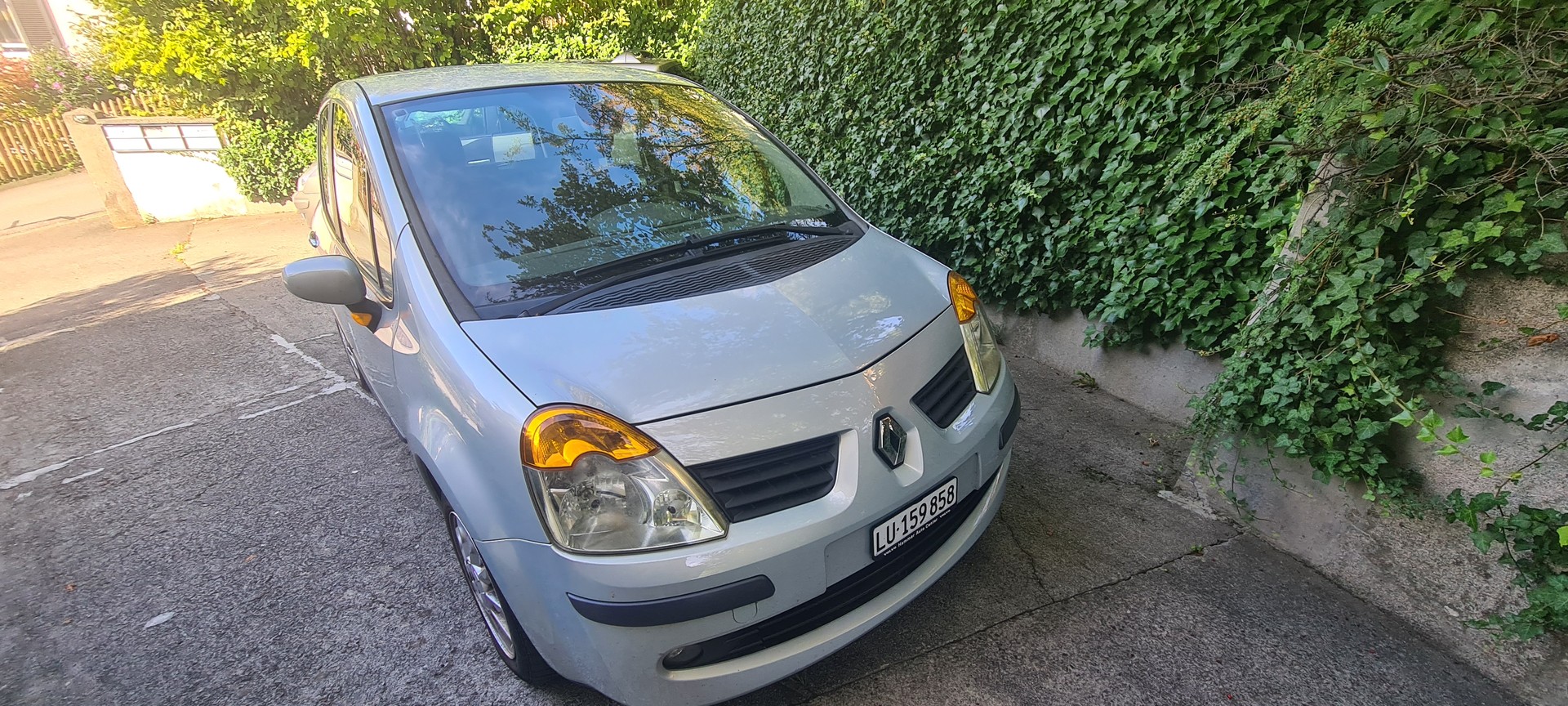 RENAULT MODUS-image-1