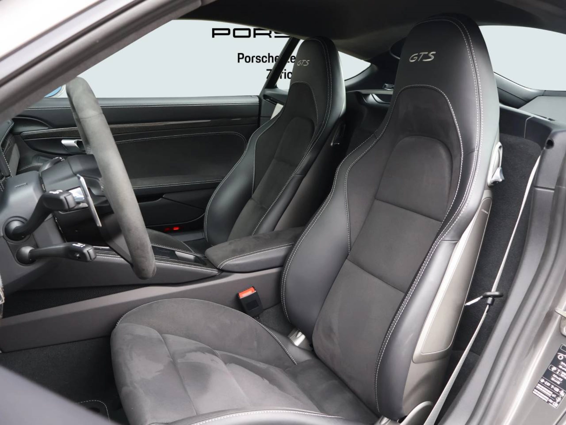 PORSCHE 718 Cayman GTS 4.0-image-4