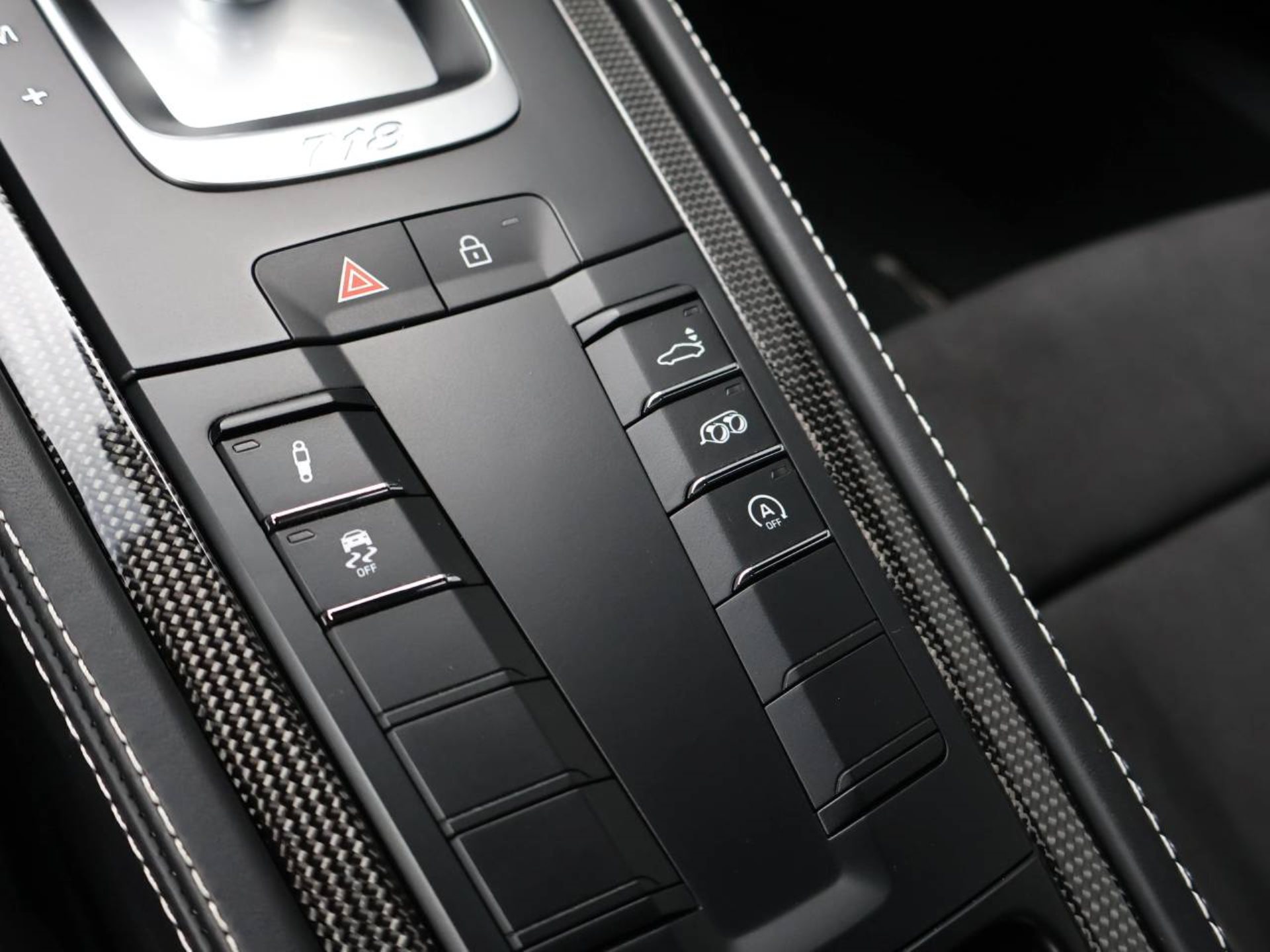 PORSCHE 718 Cayman GTS 4.0-image-18