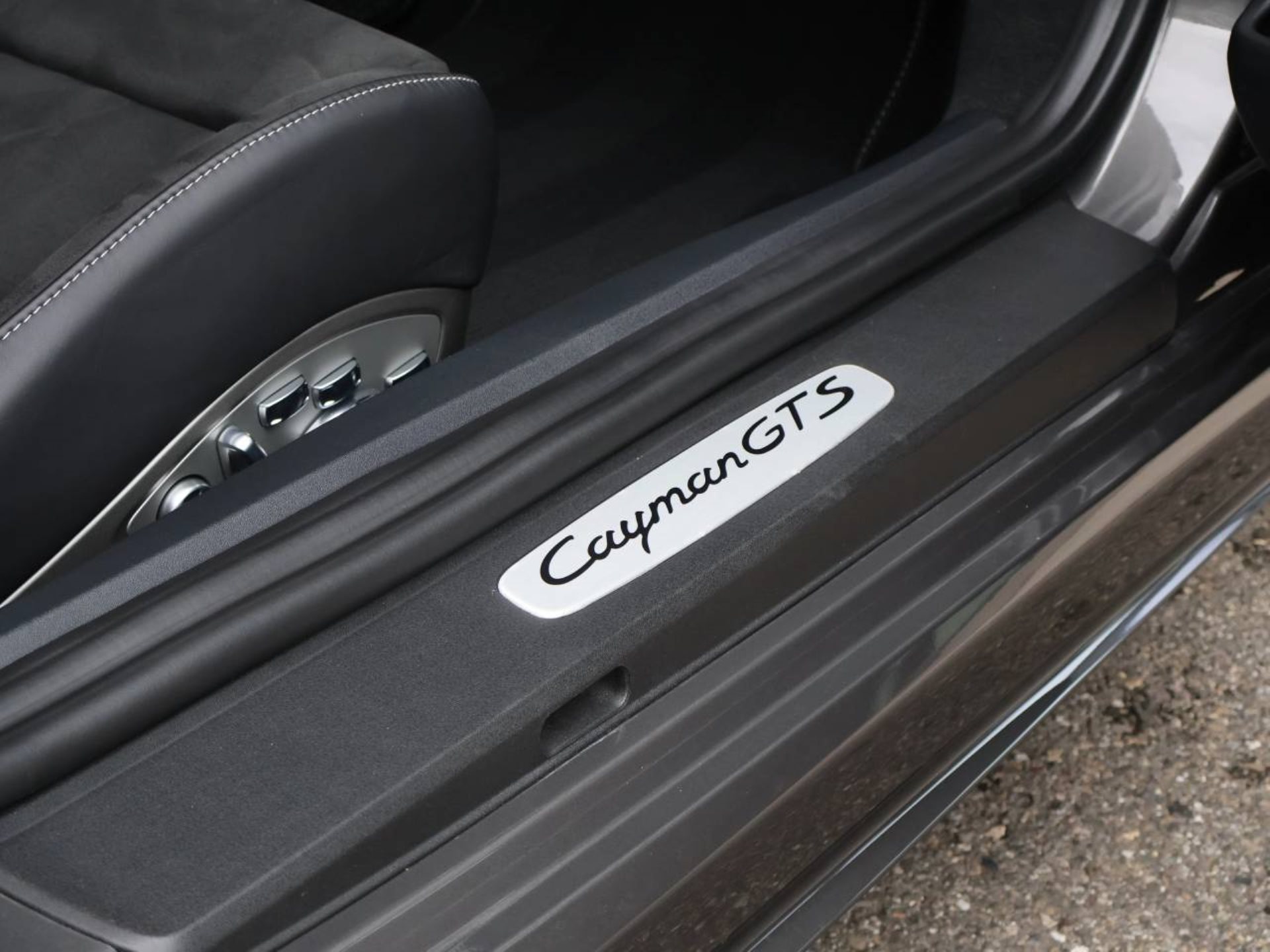 PORSCHE 718 Cayman GTS 4.0-image-22