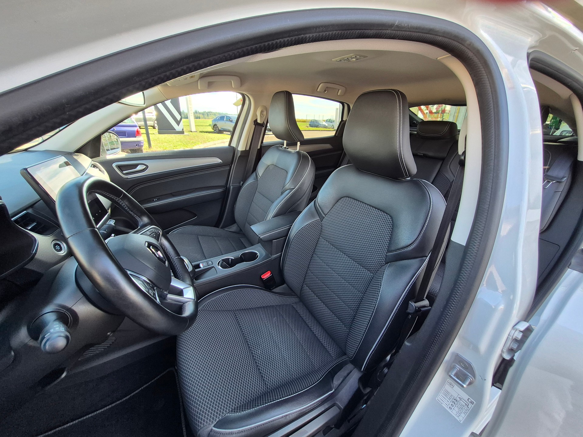 RENAULT Arkana INTENS E-TECH 145-image-8