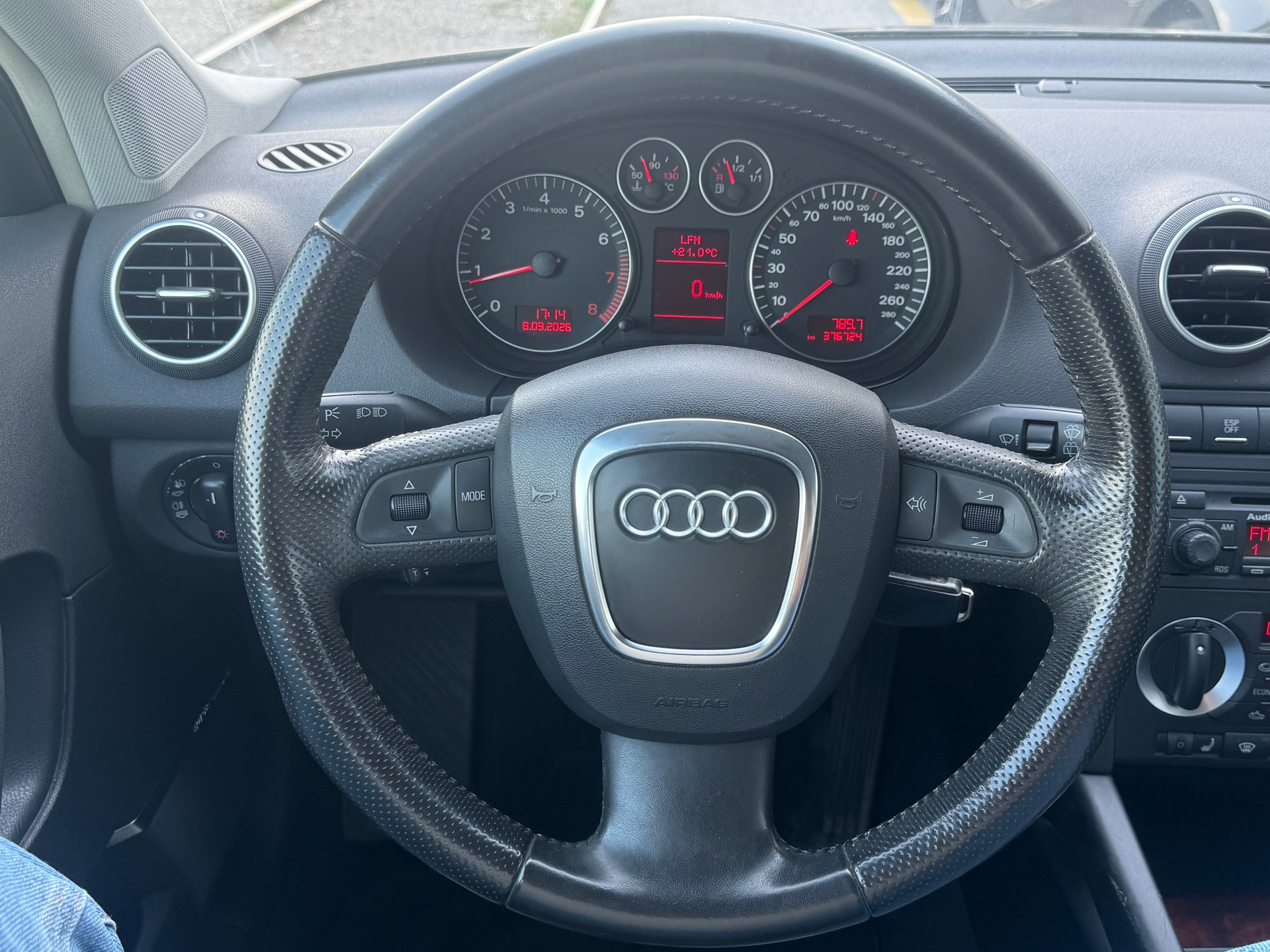 AUDI A3 Sportback 2.0 Turbo FSI Ambiente quattro-image-11
