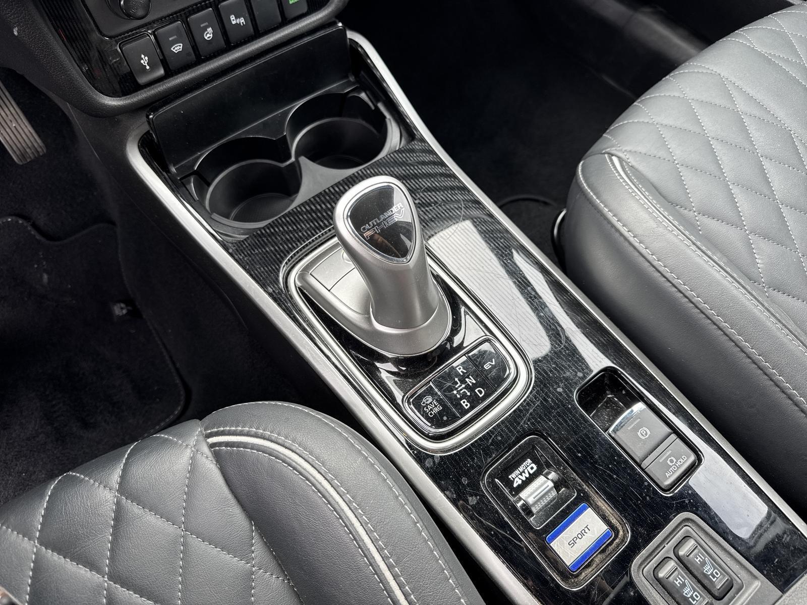 MITSUBISHI Outlander 2.4 PHEV Diamond S-Edition 4WD Automatic-image-8