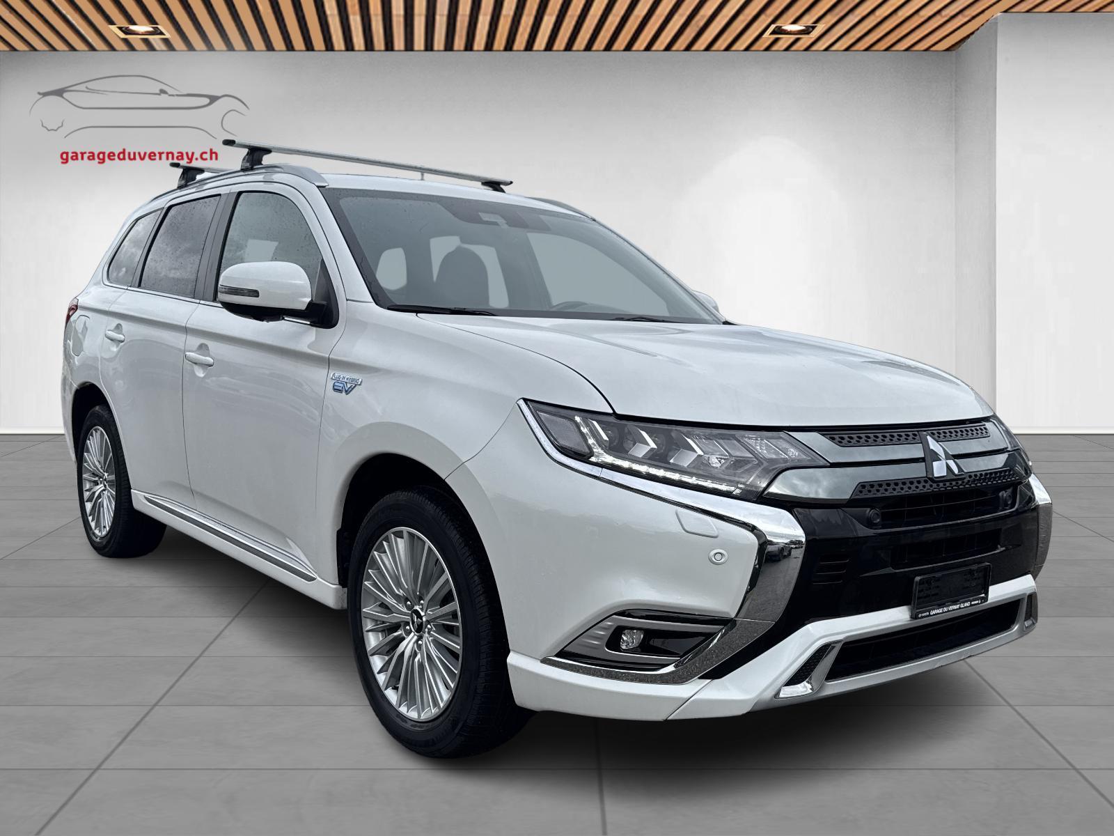 MITSUBISHI Outlander 2.4 PHEV Diamond S-Edition 4WD Automatic-image-1