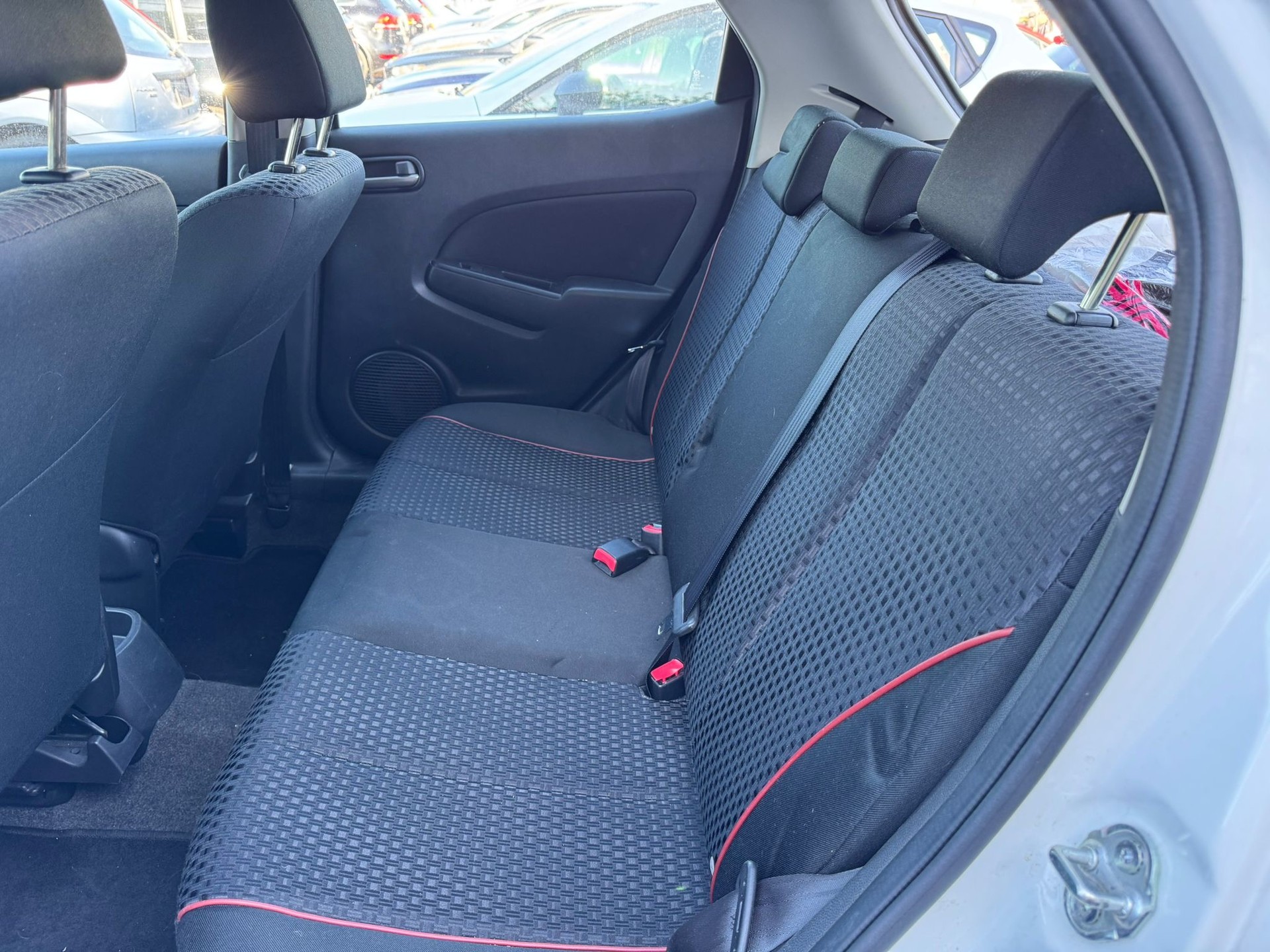 MAZDA 2 1.5i 16V Sport-image-10